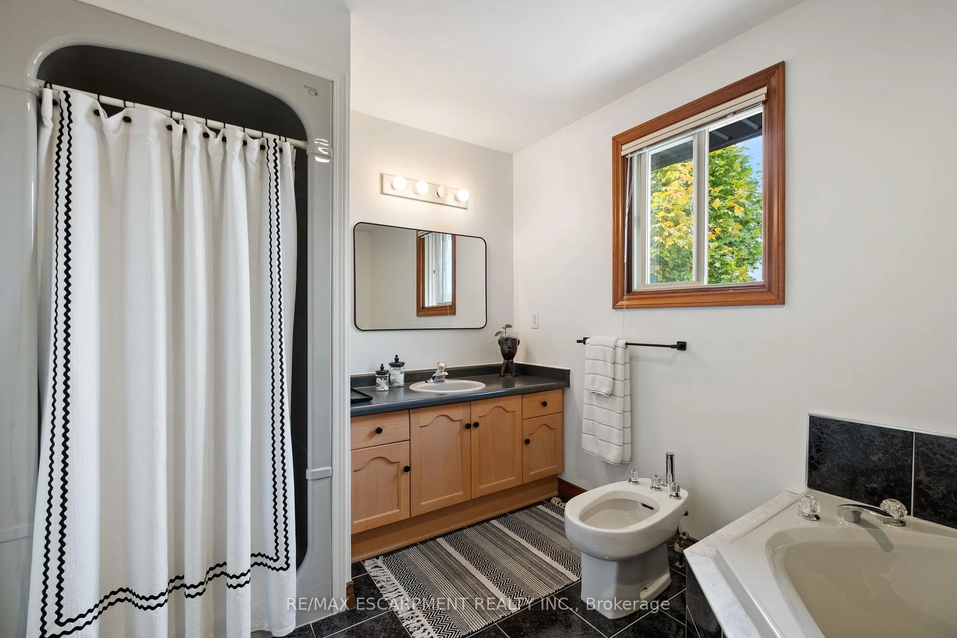 Photo 33 of 95 Gatestone Drive, Hamilton, Stoney Creek — HOMEH