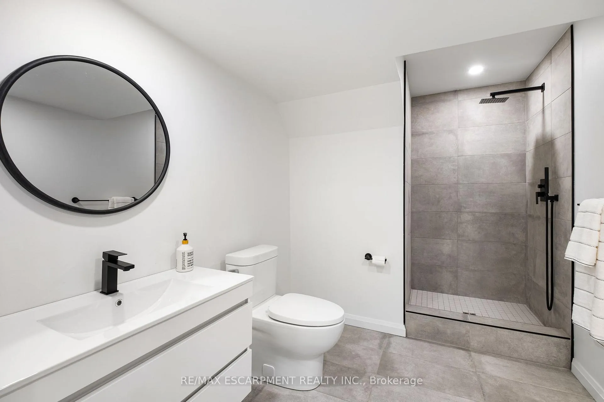 Photo 36 of 95 Gatestone Drive, Hamilton, Stoney Creek — HOMEH