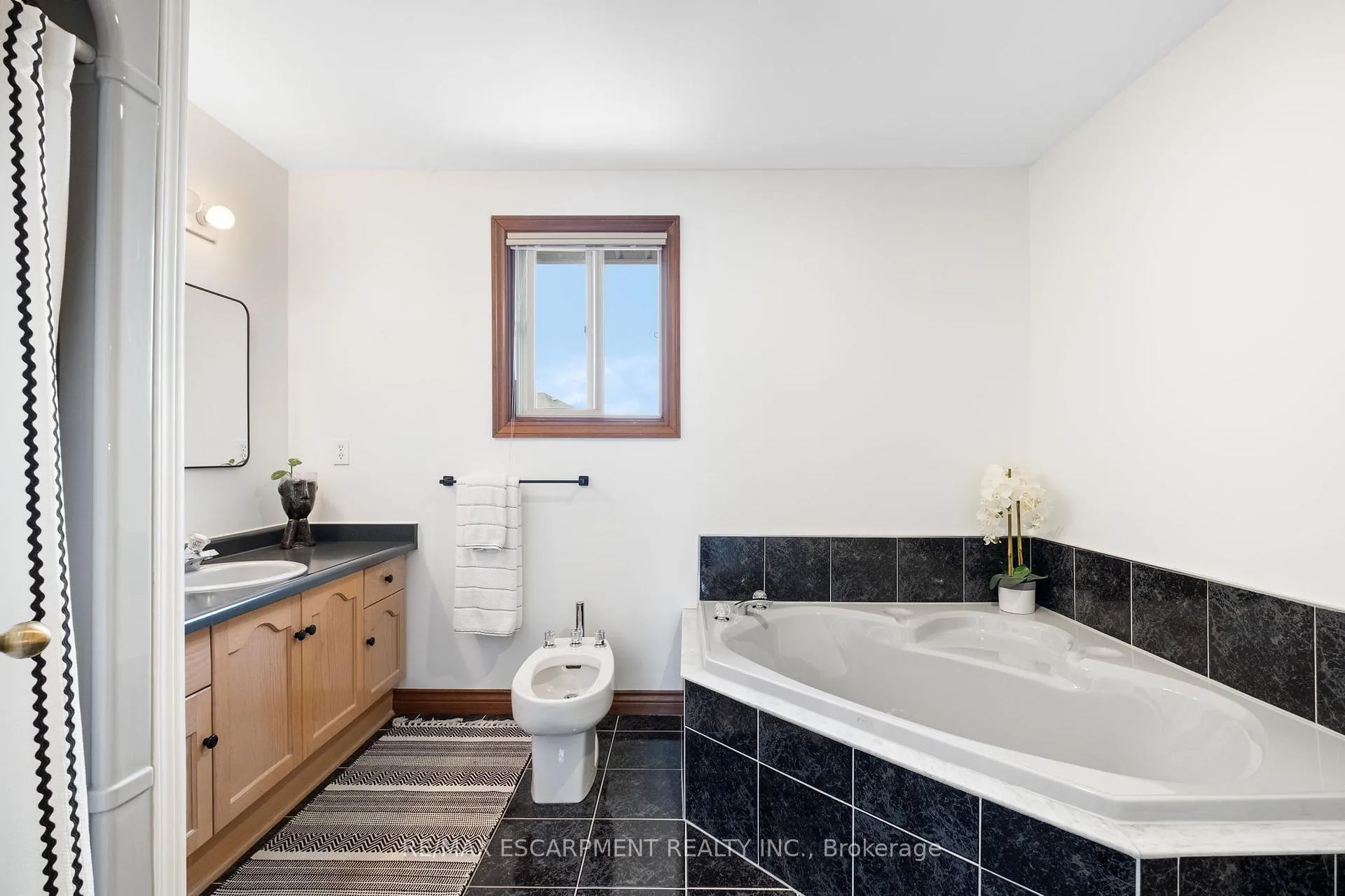 Photo 42 of 95 Gatestone Drive, Hamilton, Stoney Creek — HOMEH