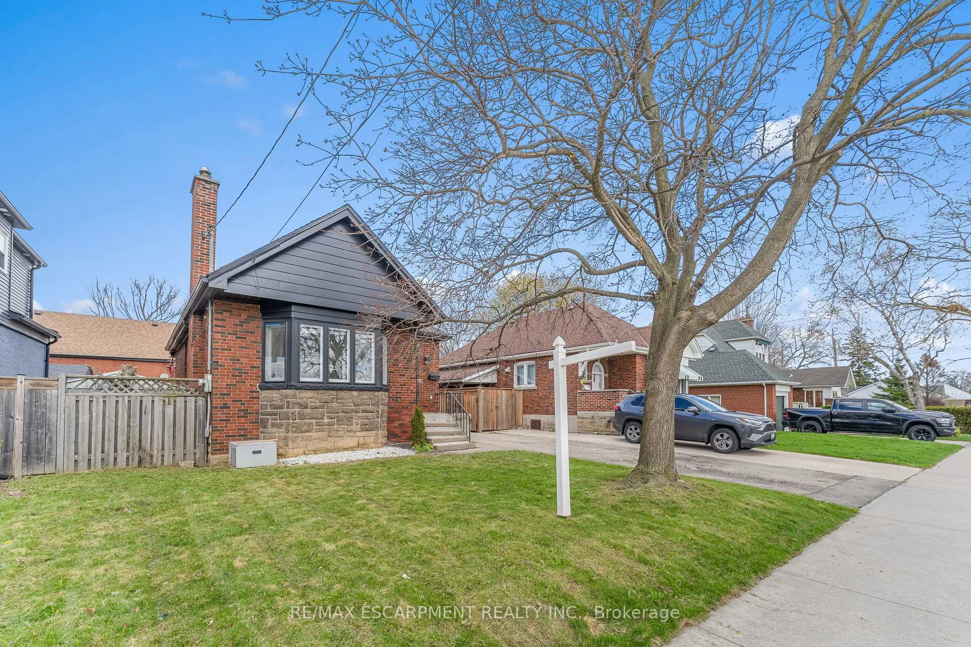 Photo 5 of 53 Brucedale Avenue E, Hamilton, Centremount — HOMEH
