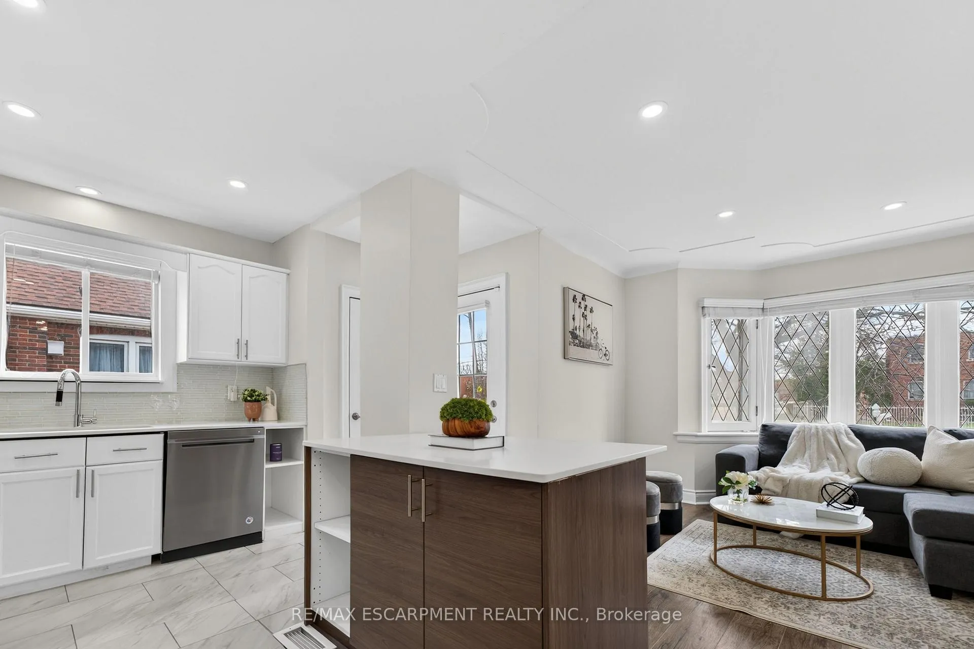 Photo 13 of 53 Brucedale Avenue E, Hamilton, Centremount — HOMEH