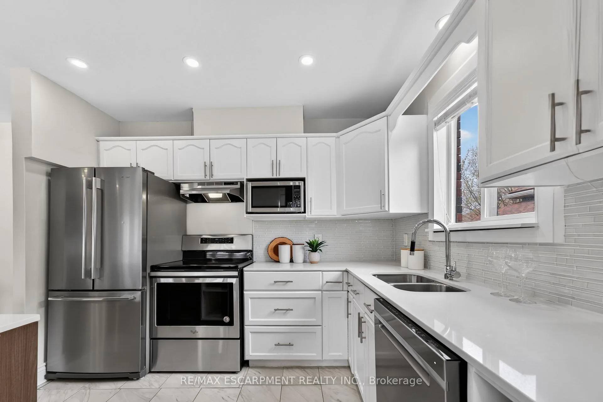 Photo 16 of 53 Brucedale Avenue E, Hamilton, Centremount — HOMEH