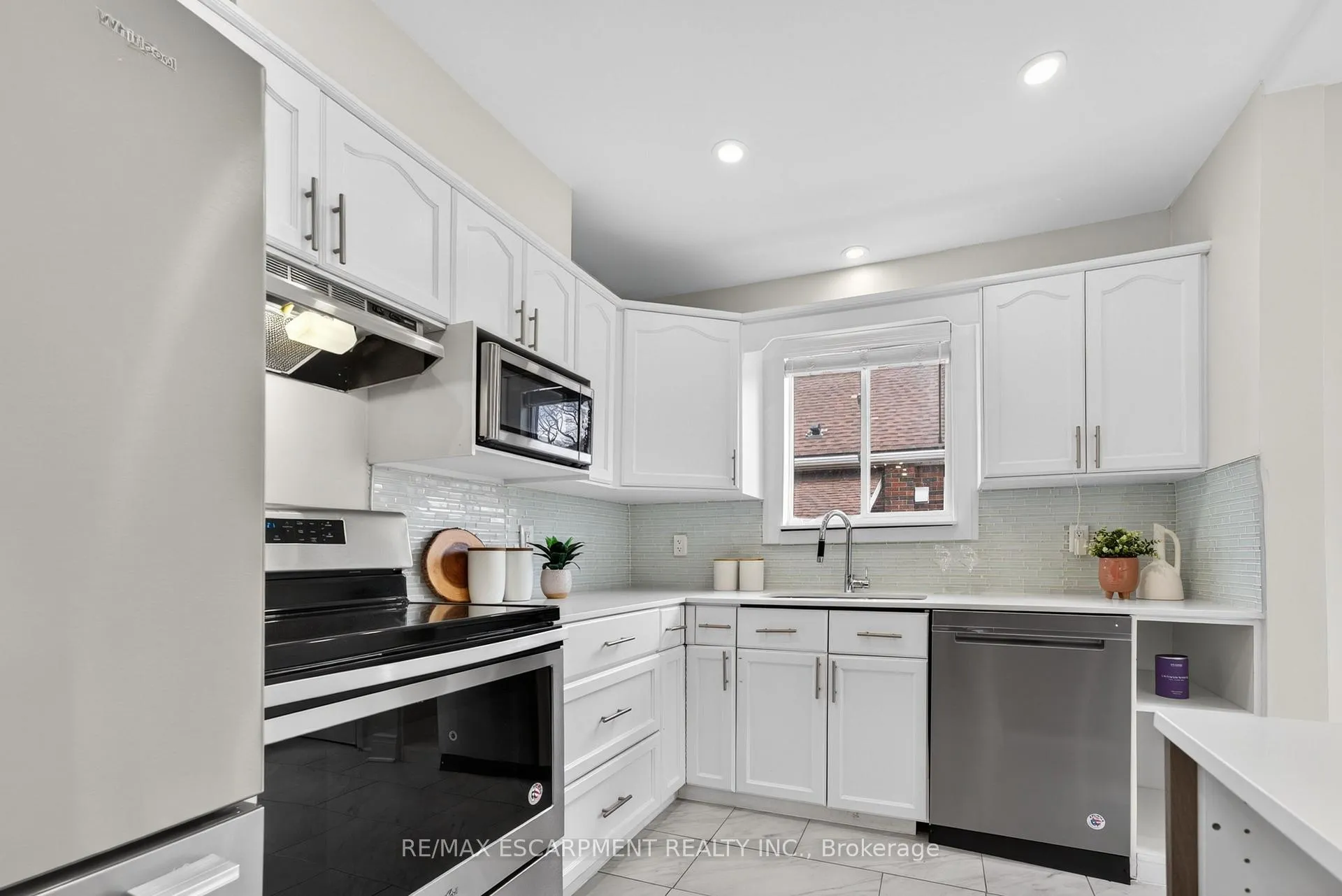 Photo 17 of 53 Brucedale Avenue E, Hamilton, Centremount — HOMEH