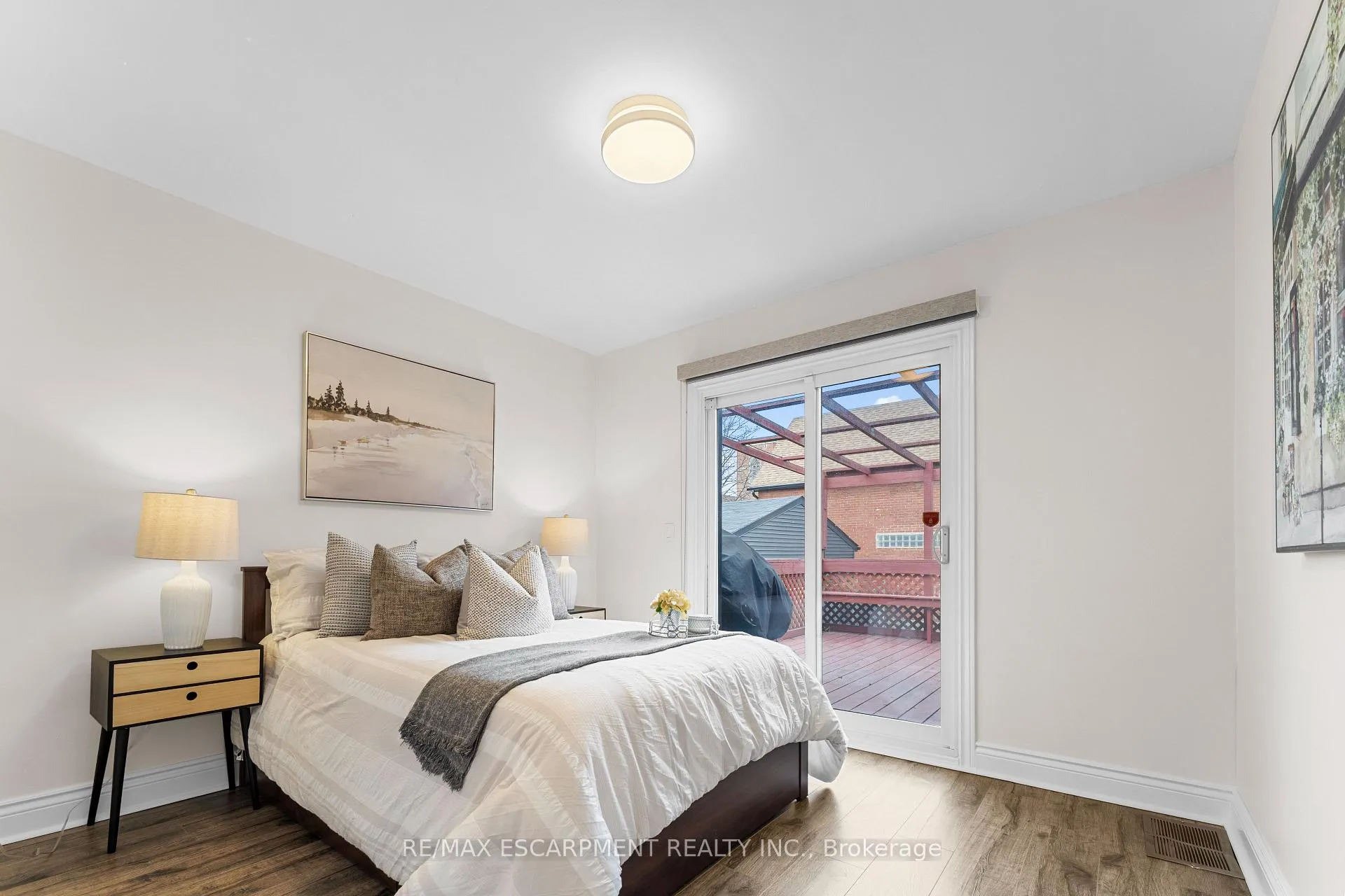 Photo 22 of 53 Brucedale Avenue E, Hamilton, Centremount — HOMEH