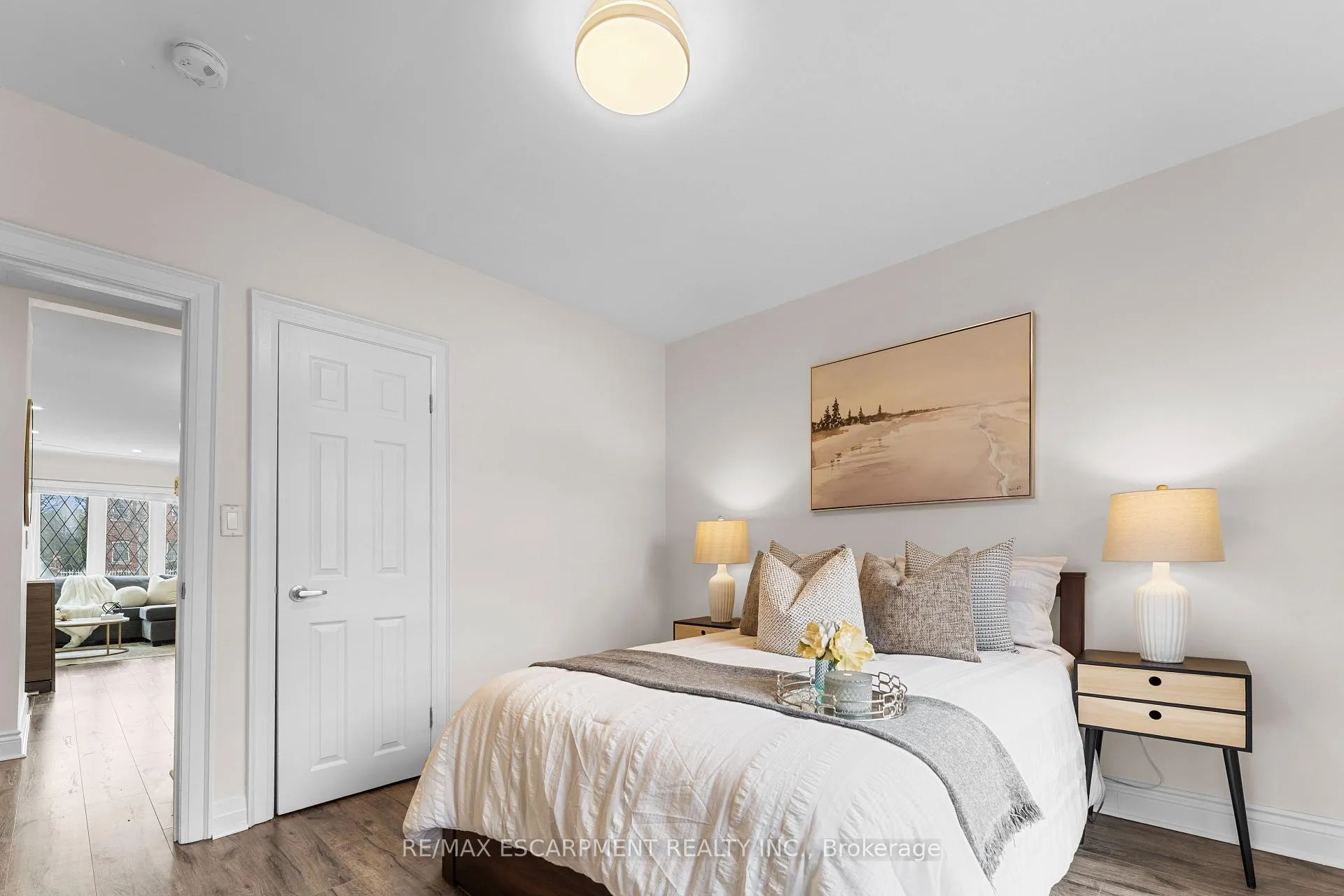 Photo 23 of 53 Brucedale Avenue E, Hamilton, Centremount — HOMEH
