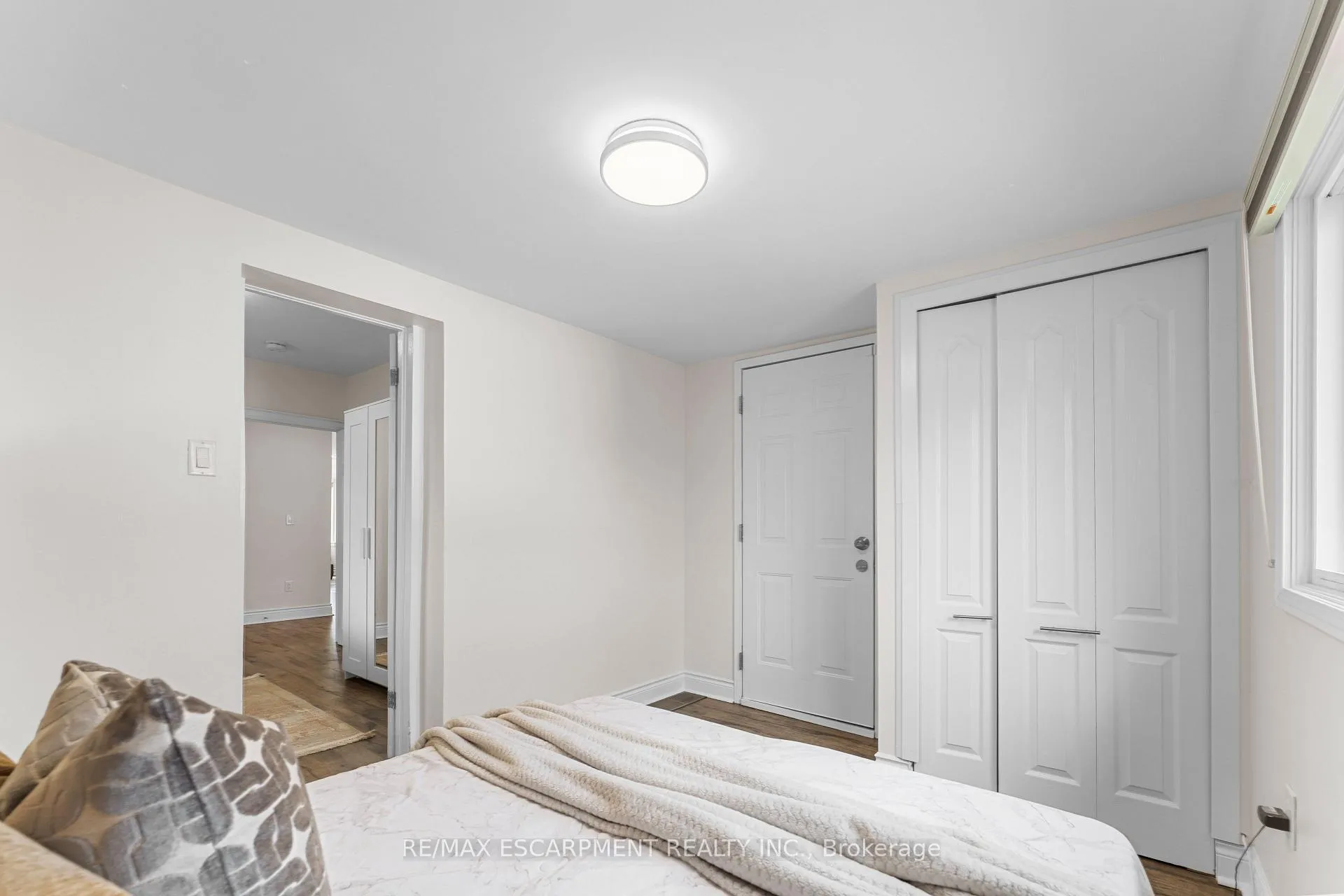 Photo 27 of 53 Brucedale Avenue E, Hamilton, Centremount — HOMEH