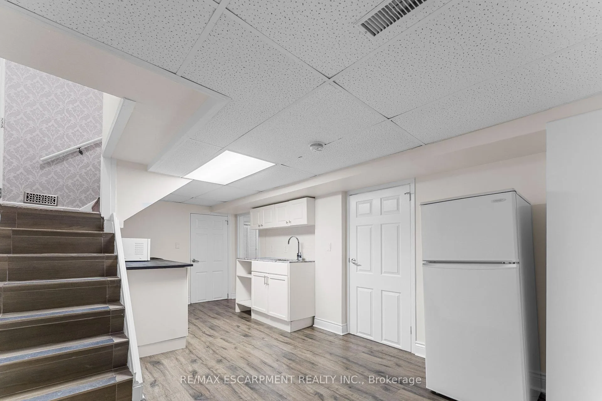 Photo 30 of 53 Brucedale Avenue E, Hamilton, Centremount — HOMEH