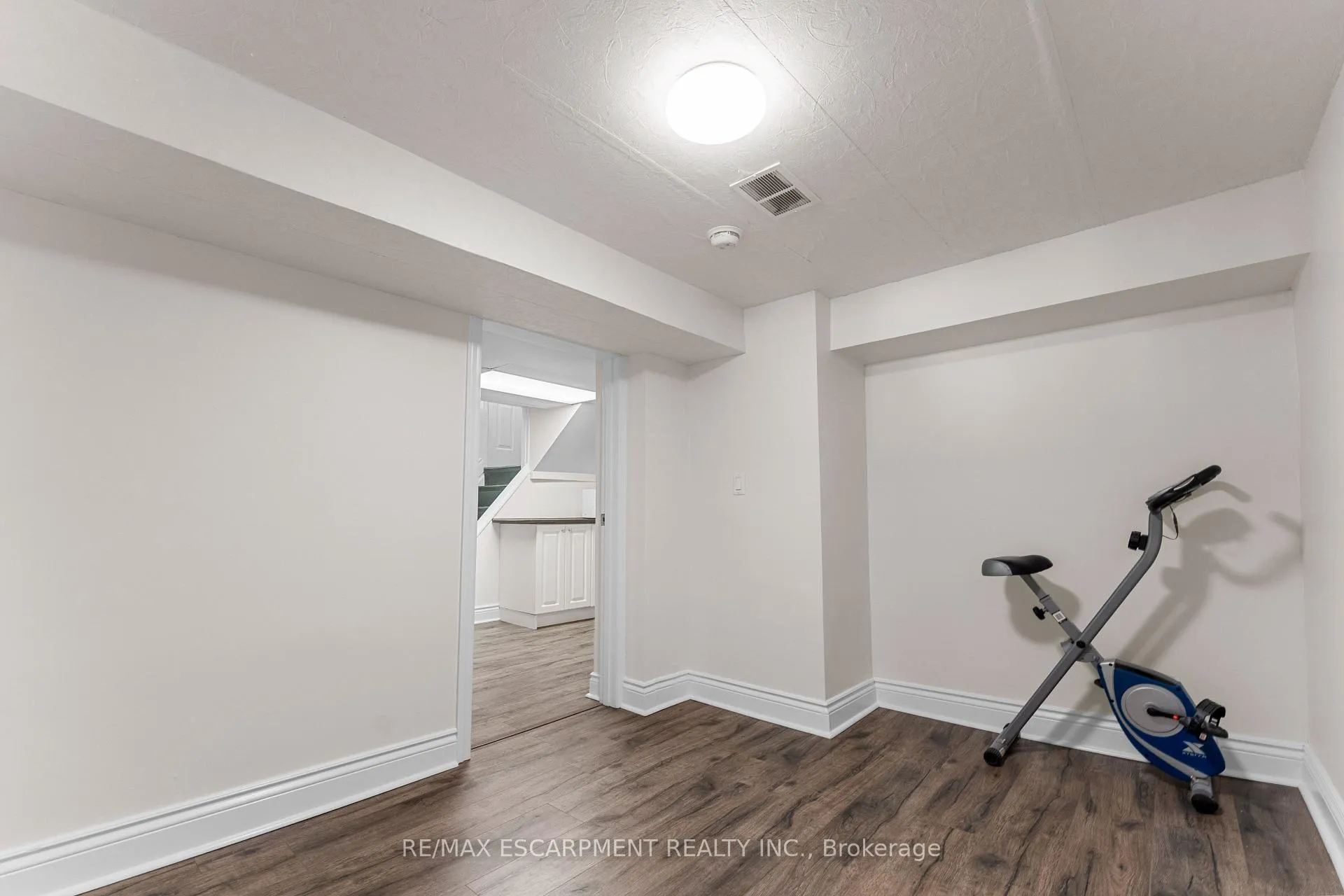 Photo 39 of 53 Brucedale Avenue E, Hamilton, Centremount — HOMEH