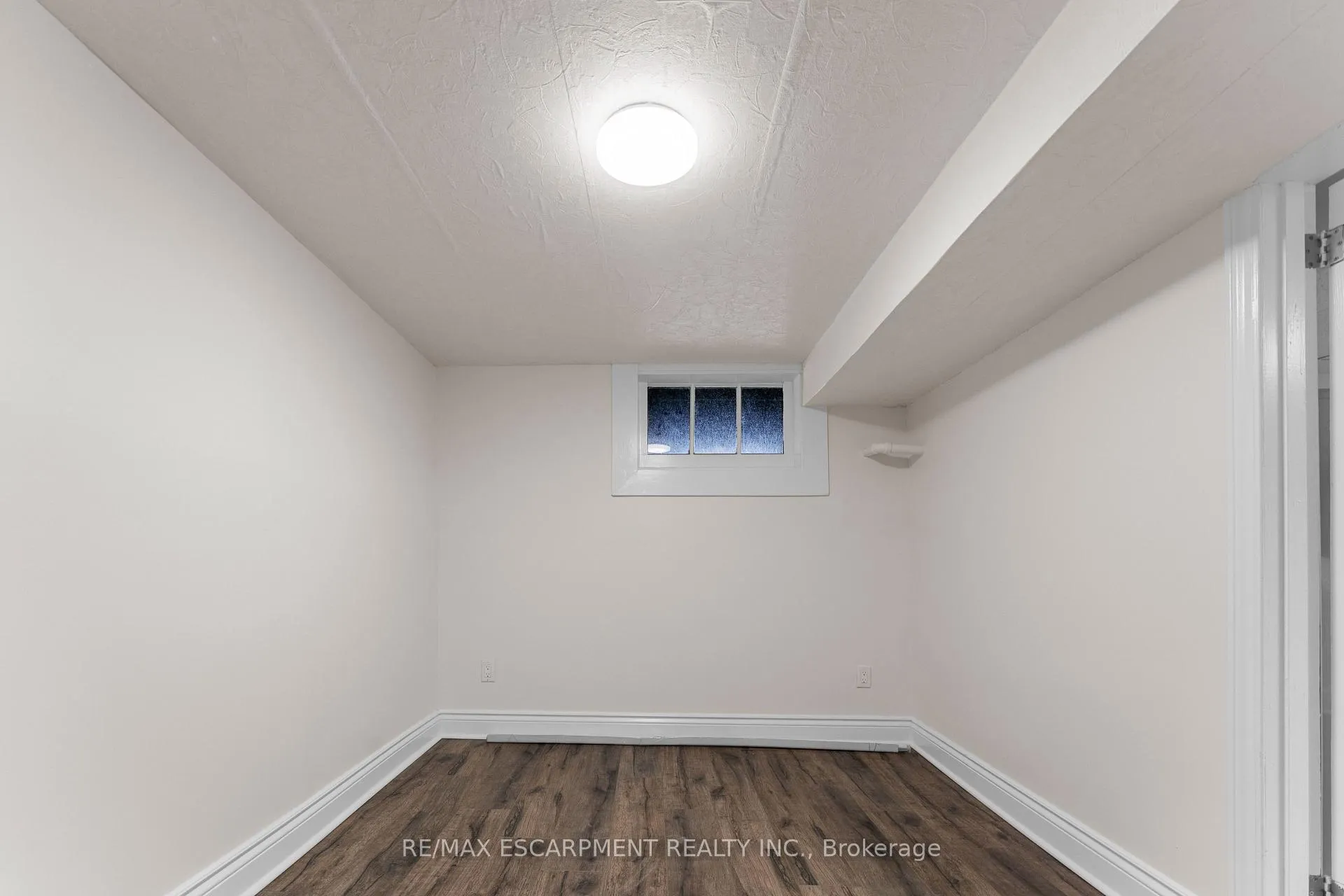 Photo 40 of 53 Brucedale Avenue E, Hamilton, Centremount — HOMEH