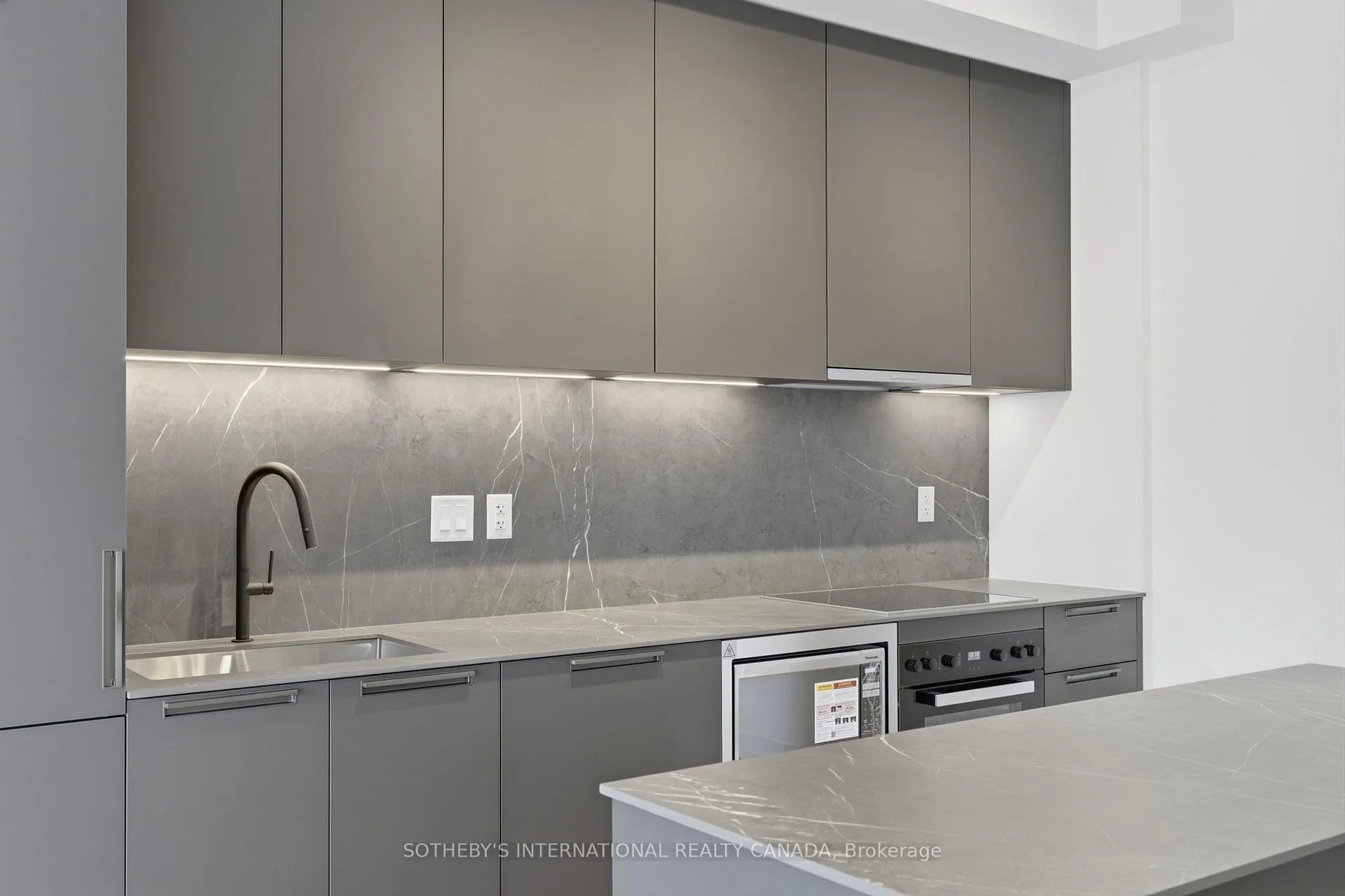 Photo 7 of Unit 502, 761 Queen Street E, Toronto, South Riverdale — HOMEH