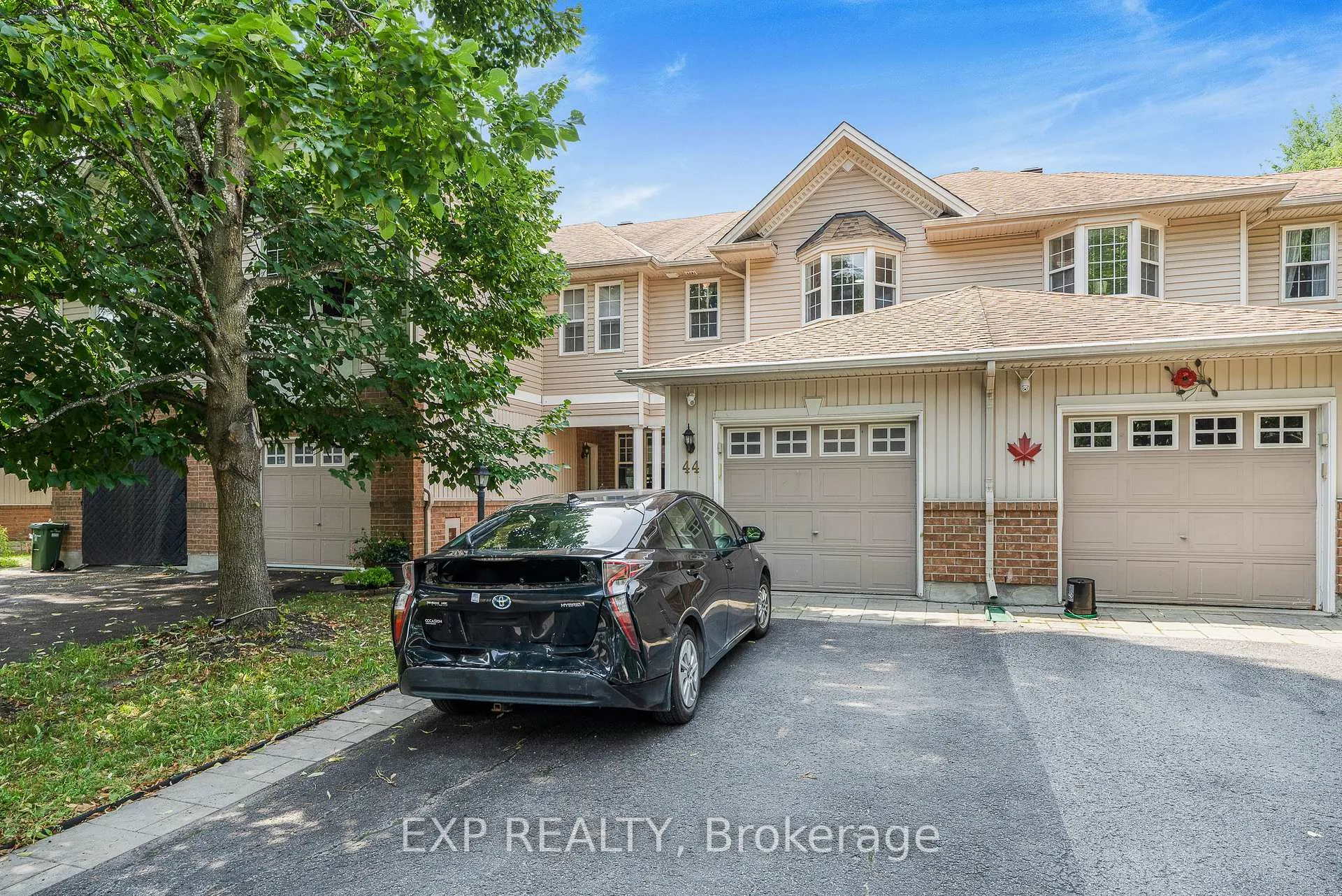 Photo 3 of 44 Tobermory Crescent, Ottawa, Kanata - Morgan's Grant/South March — HOMEH