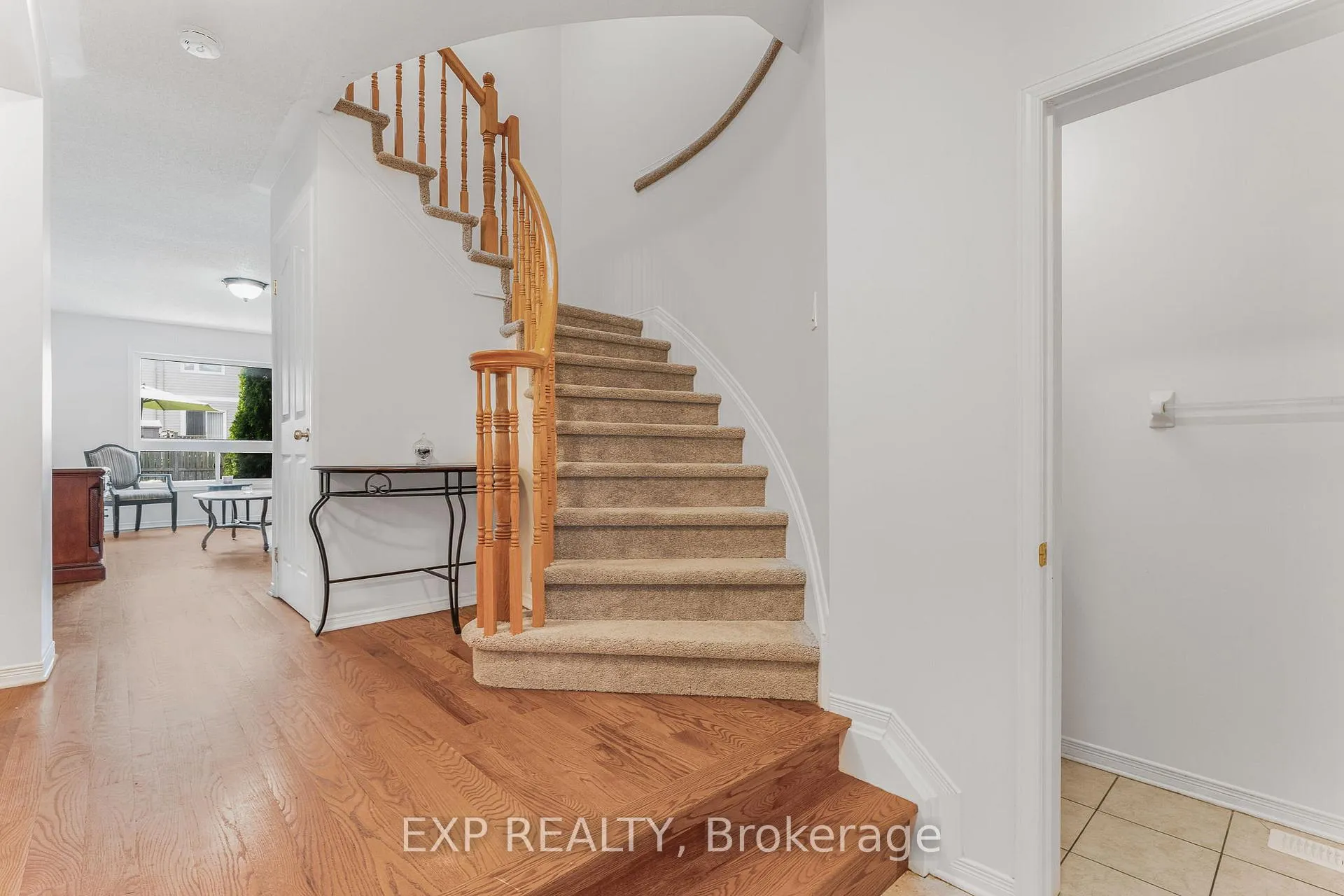Photo 6 of 44 Tobermory Crescent, Ottawa, Kanata - Morgan's Grant/South March — HOMEH