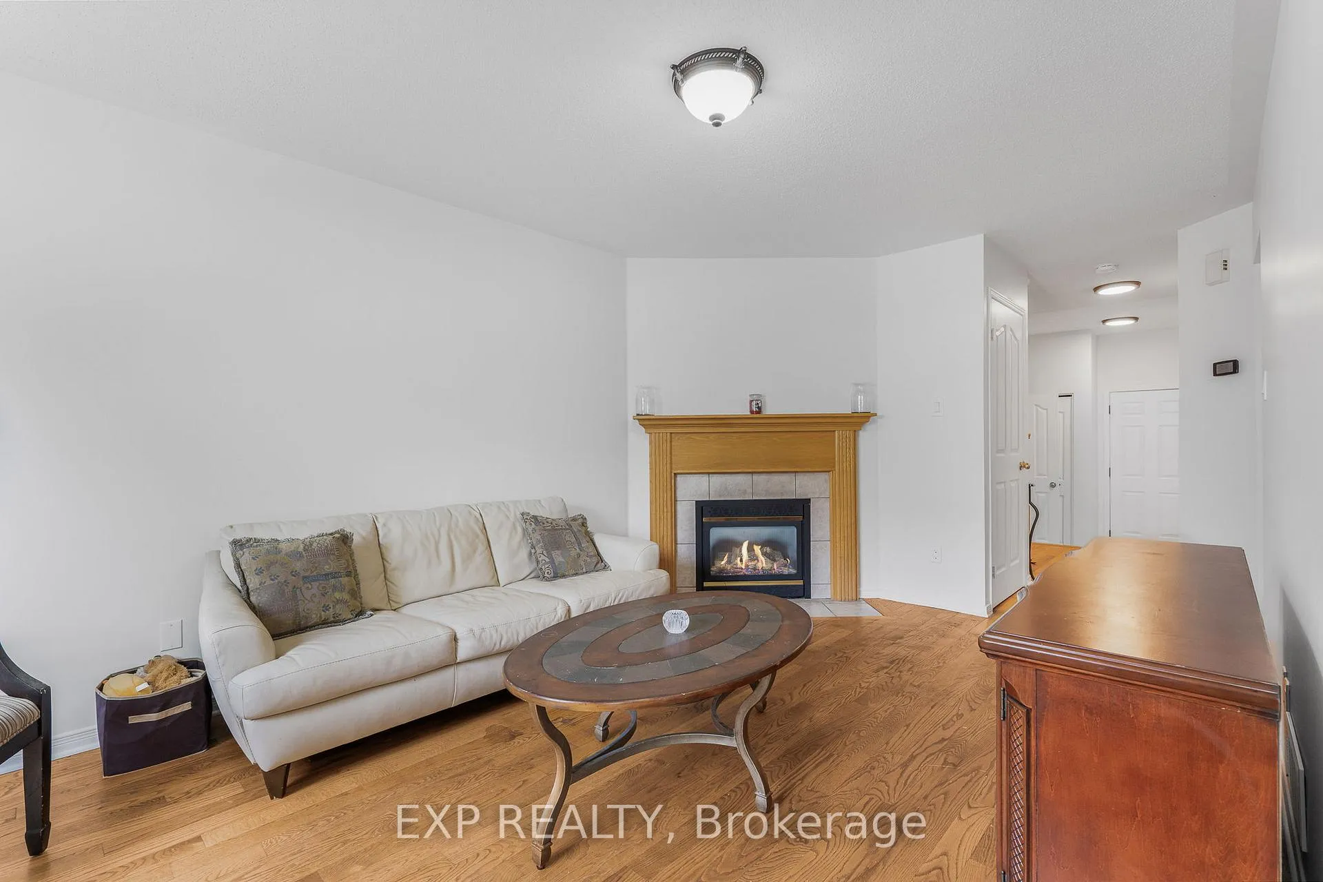 Photo 16 of 44 Tobermory Crescent, Ottawa, Kanata - Morgan's Grant/South March — HOMEH