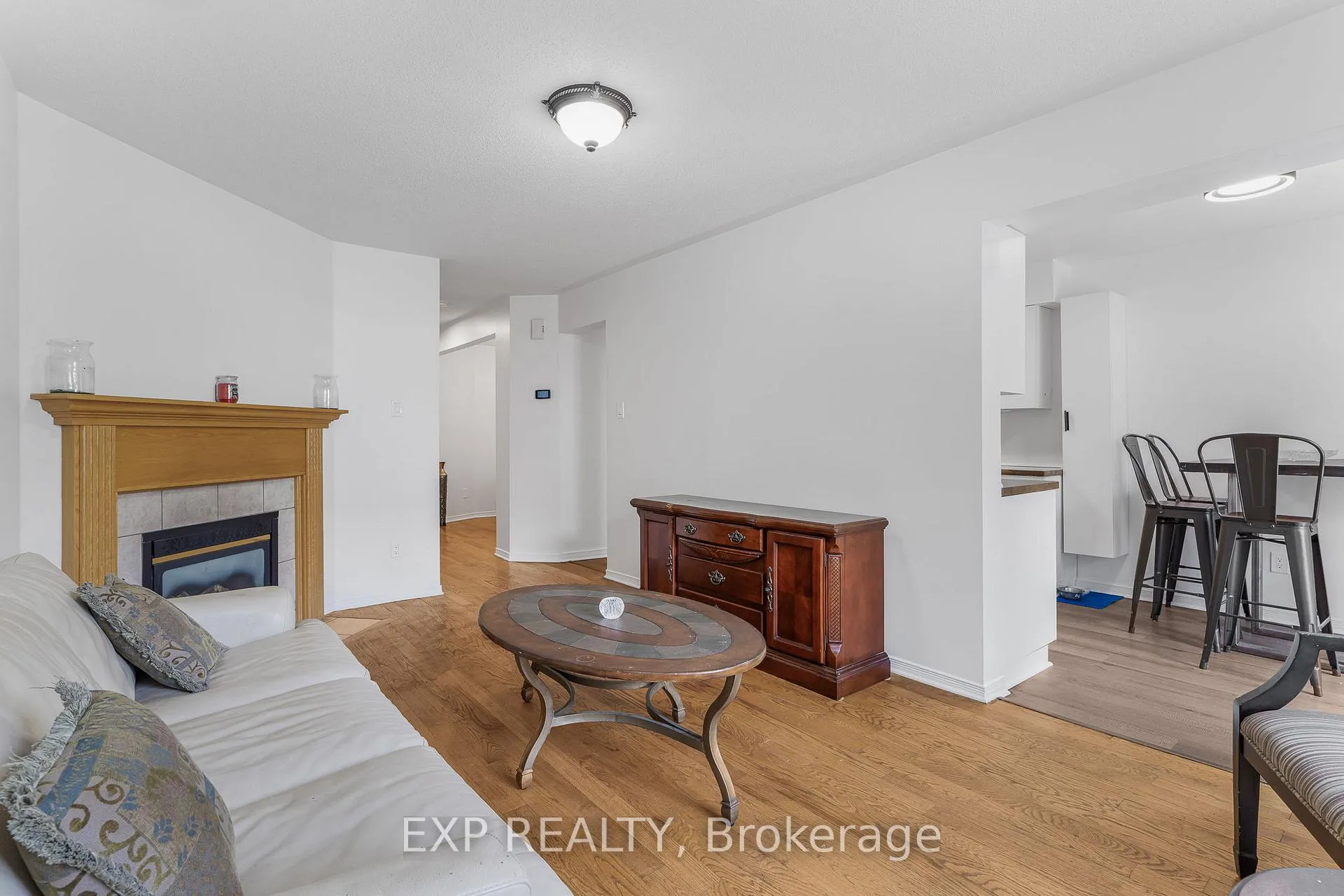Photo 17 of 44 Tobermory Crescent, Ottawa, Kanata - Morgan's Grant/South March — HOMEH