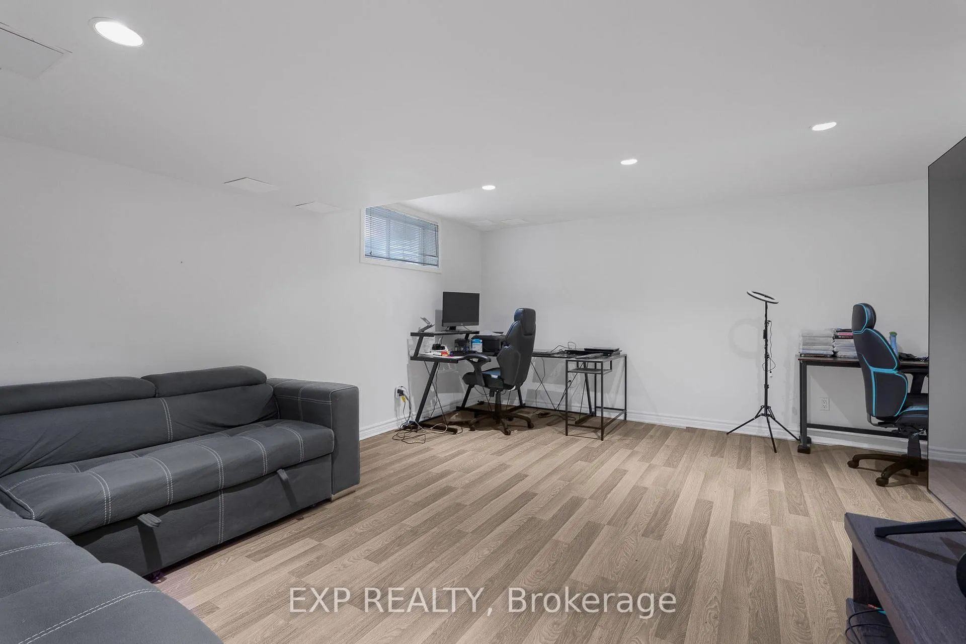 Photo 26 of 44 Tobermory Crescent, Ottawa, Kanata - Morgan's Grant/South March — HOMEH