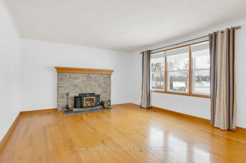 Photo 11 of 556 Rosebush Road, Quinte West, Sidney Ward — HOMEH