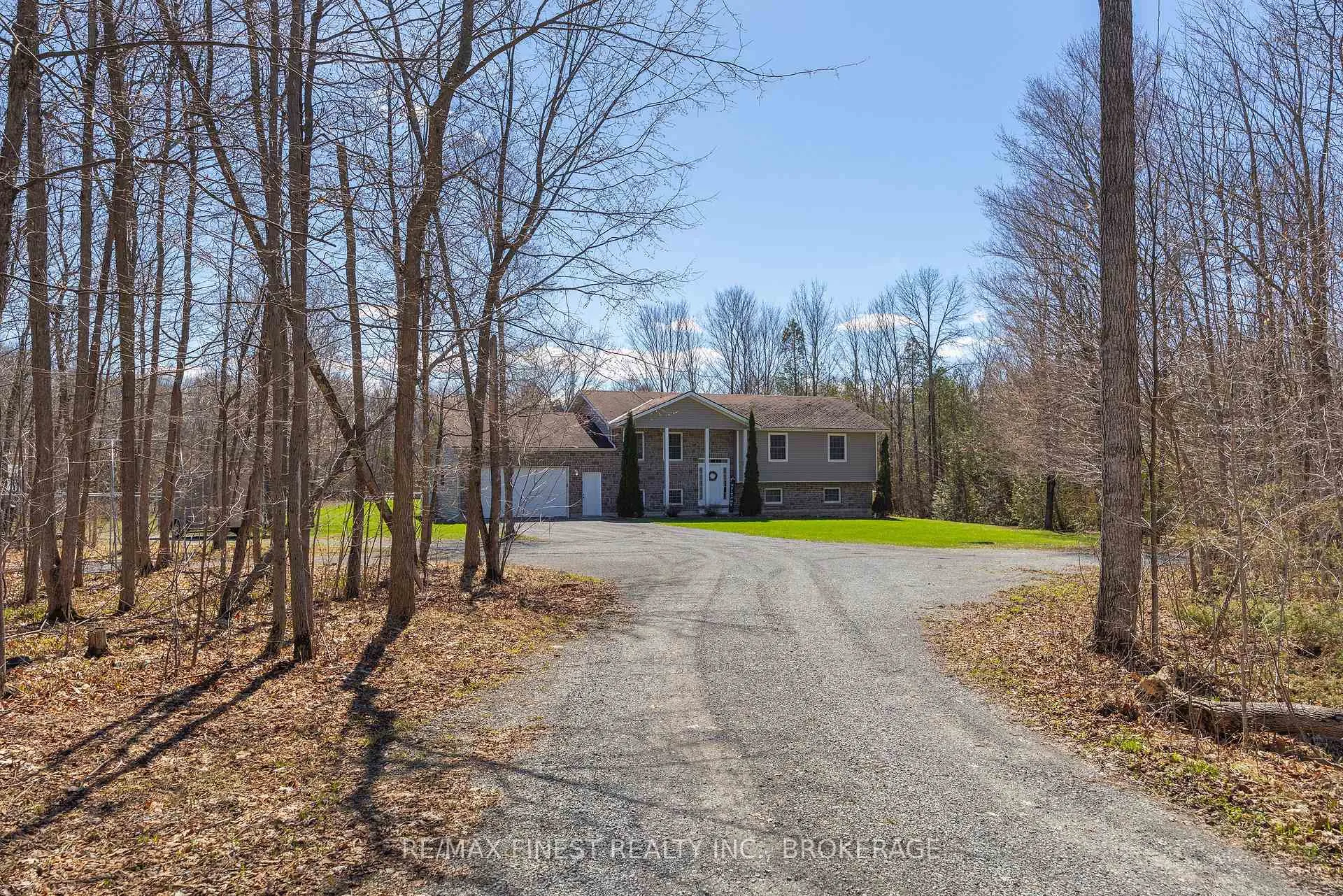 Photo 2 of 3816 Alton Road, Frontenac, Frontenac South — HOMEH