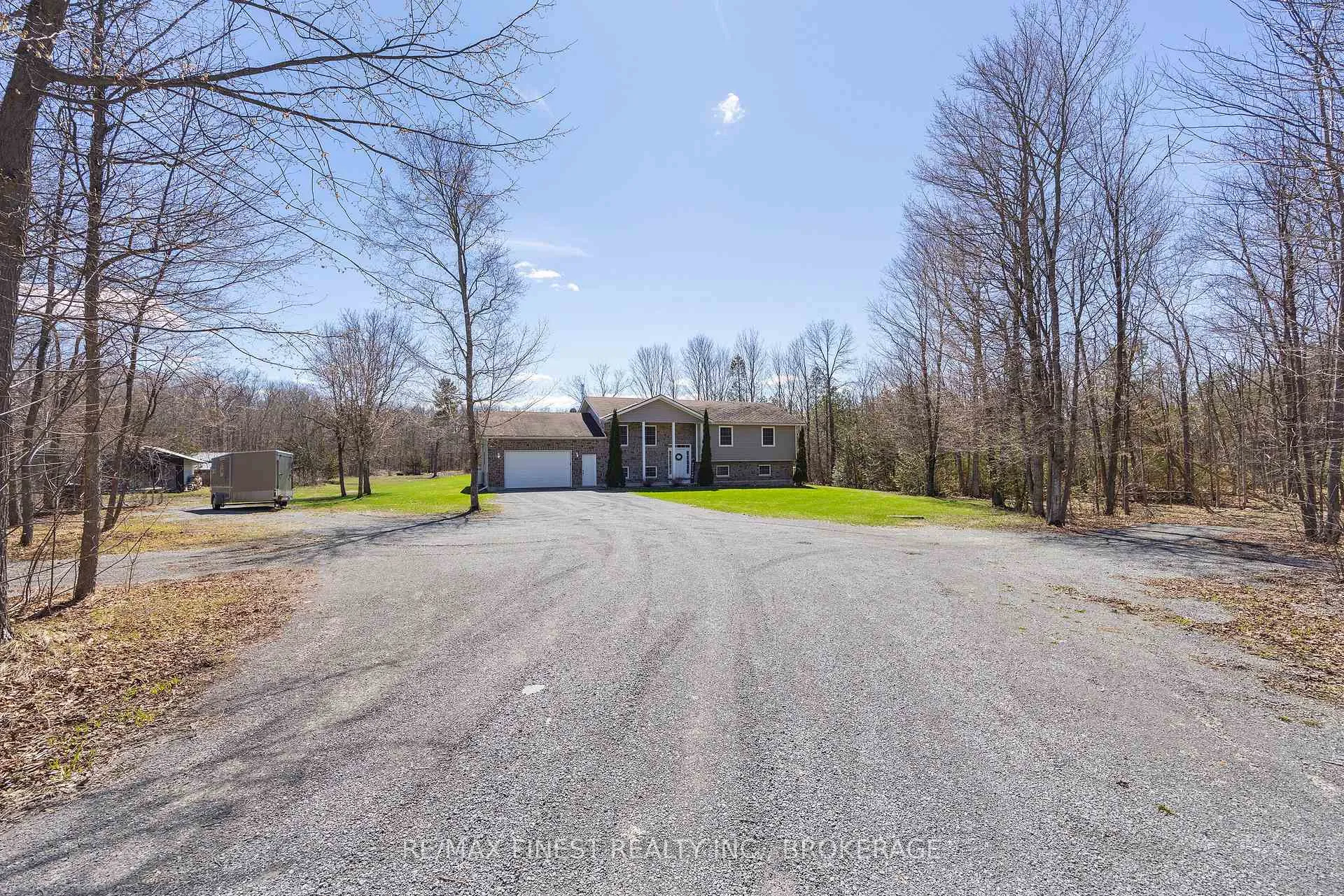 Photo 3 of 3816 Alton Road, Frontenac, Frontenac South — HOMEH