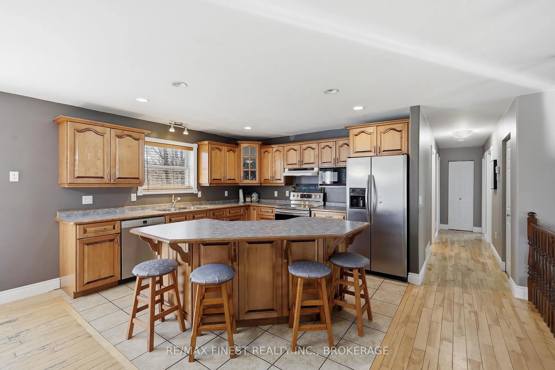 Photo 8 of 3816 Alton Road, Frontenac, Frontenac South — HOMEH
