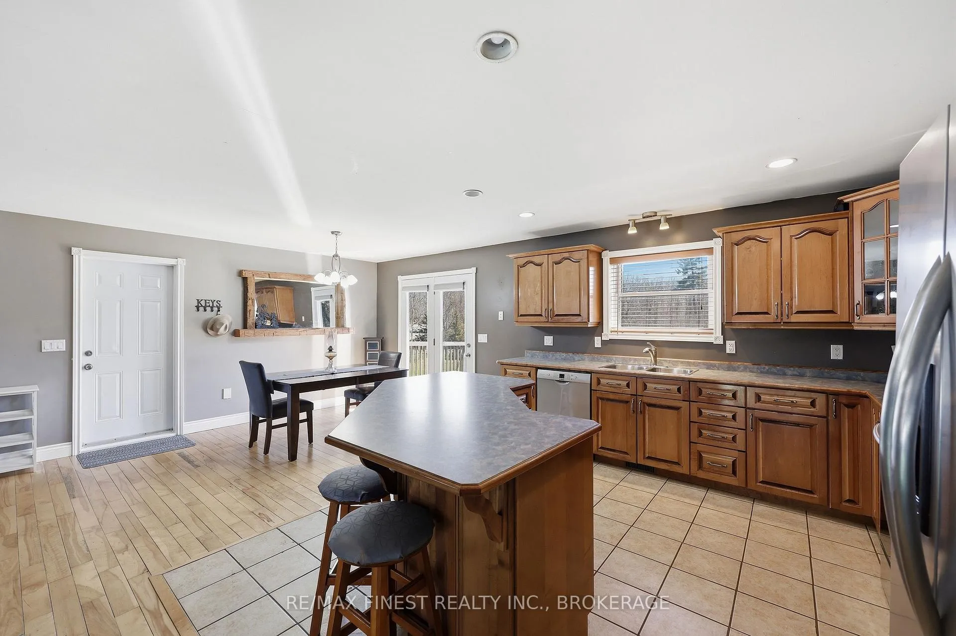 Photo 16 of 3816 Alton Road, Frontenac, Frontenac South — HOMEH