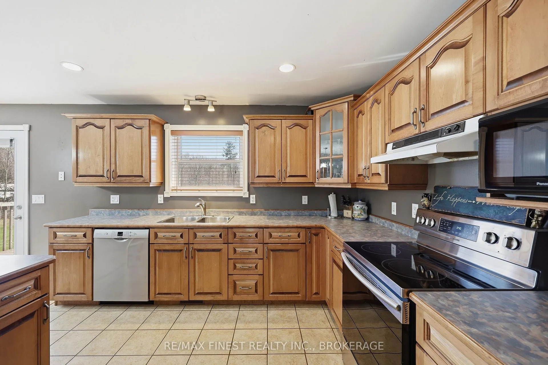 Photo 17 of 3816 Alton Road, Frontenac, Frontenac South — HOMEH