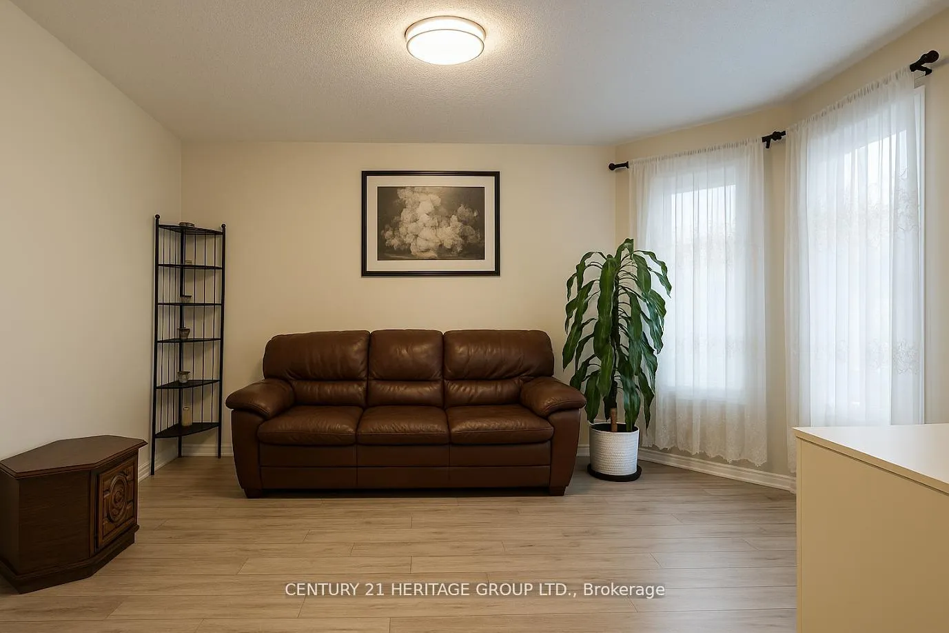 Photo 9 of 824 Thornton Road N, Oshawa, Northglen — HOMEH