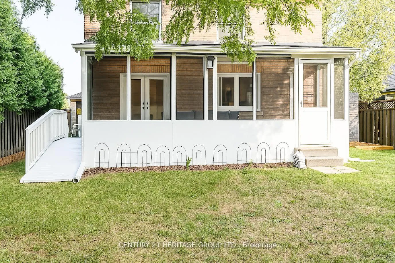 Photo 21 of 824 Thornton Road N, Oshawa, Northglen — HOMEH