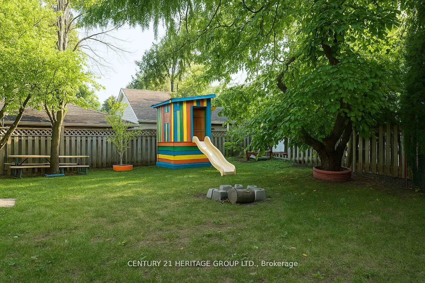 Photo 24 of 824 Thornton Road N, Oshawa, Northglen — HOMEH