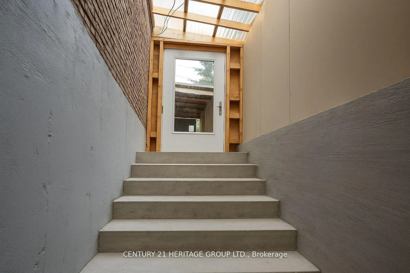 Photo 34 of 824 Thornton Road N, Oshawa, Northglen — HOMEH