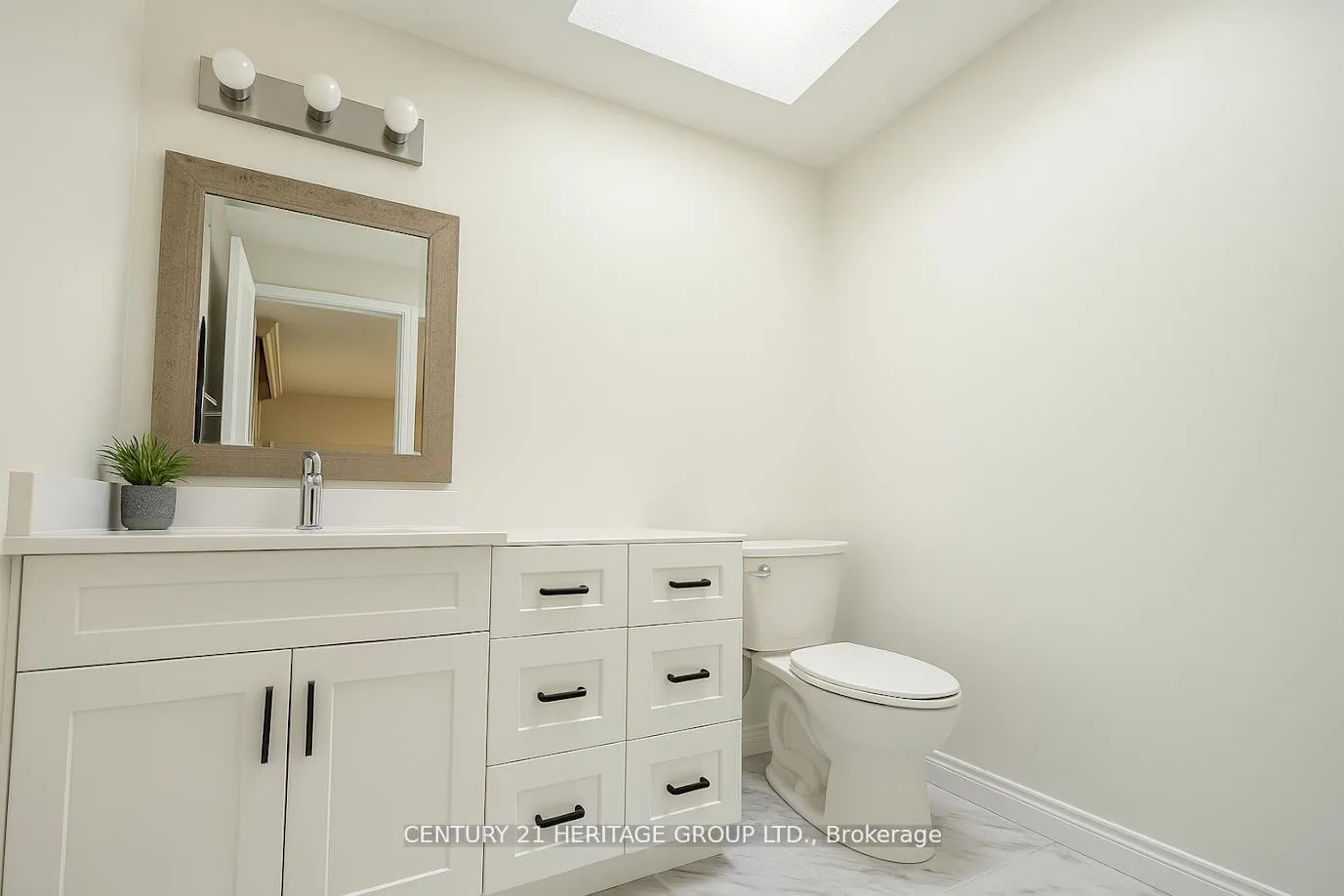 Photo 40 of 824 Thornton Road N, Oshawa, Northglen — HOMEH