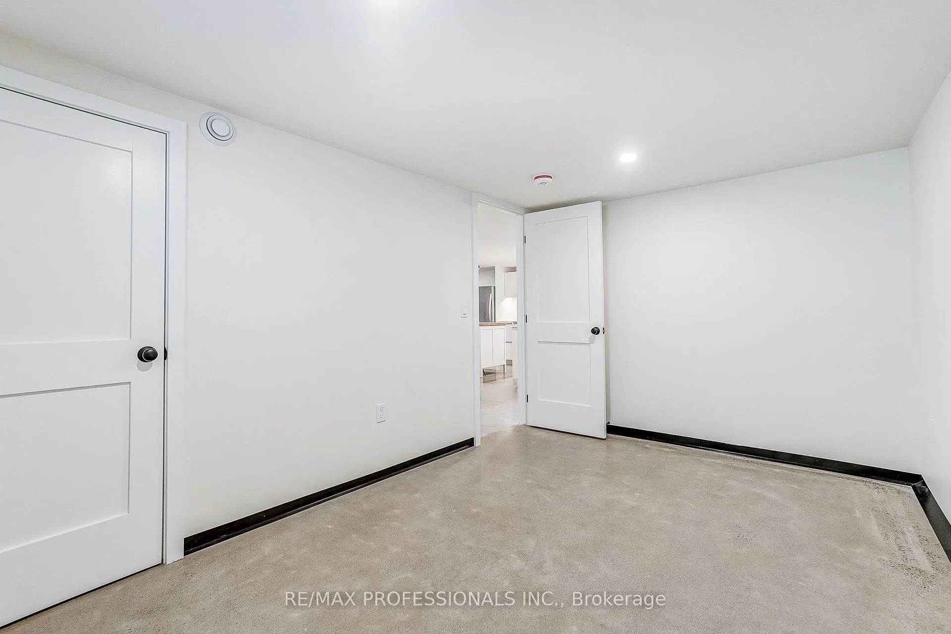 Photo 10 of Unit BSMT, 9 Cashman Crescent, Toronto, Rockcliffe-Smythe — HOMEH