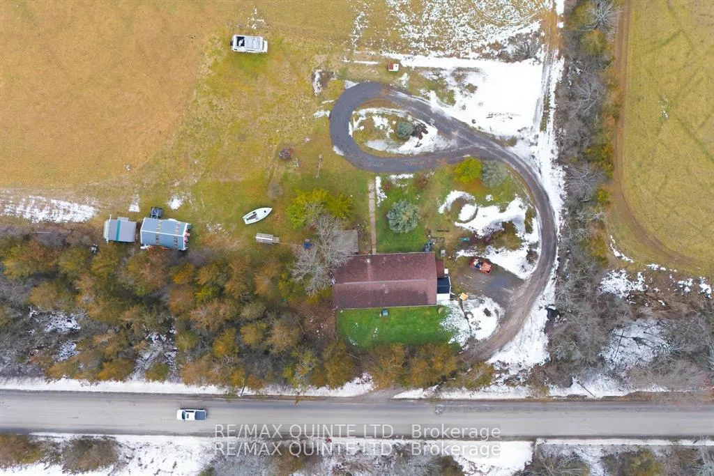 Photo 1 of 1809 Victoria Road, Prince Edward County, Ameliasburg Ward — HOMEH