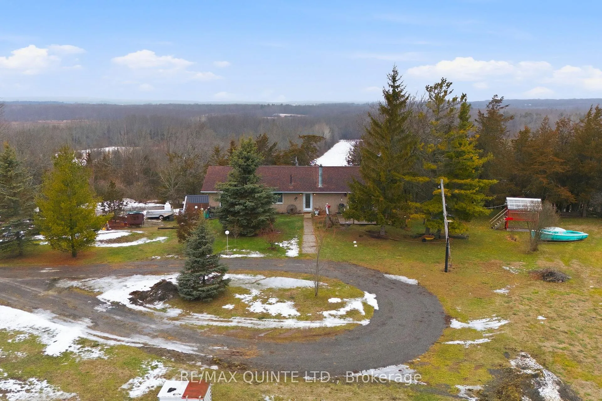 Photo 3 of 1809 Victoria Road, Prince Edward County, Ameliasburg Ward — HOMEH