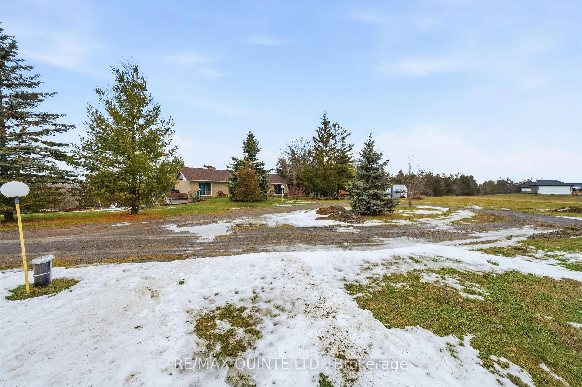 Photo 4 of 1809 Victoria Road, Prince Edward County, Ameliasburg Ward — HOMEH