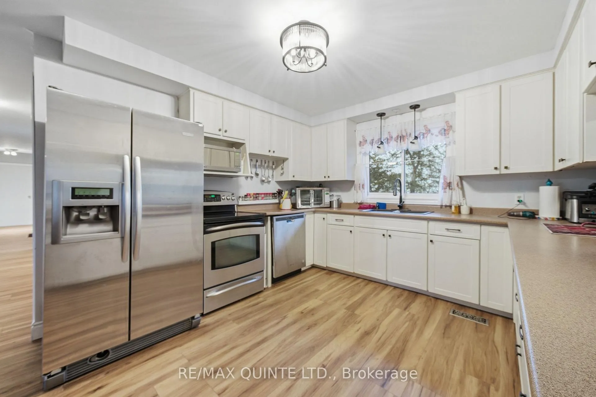 Photo 11 of 1809 Victoria Road, Prince Edward County, Ameliasburg Ward — HOMEH
