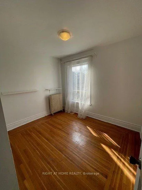 Photo 3 of Unit 2, 100 Dunsmure Road, Hamilton, Stipley — HOMEH