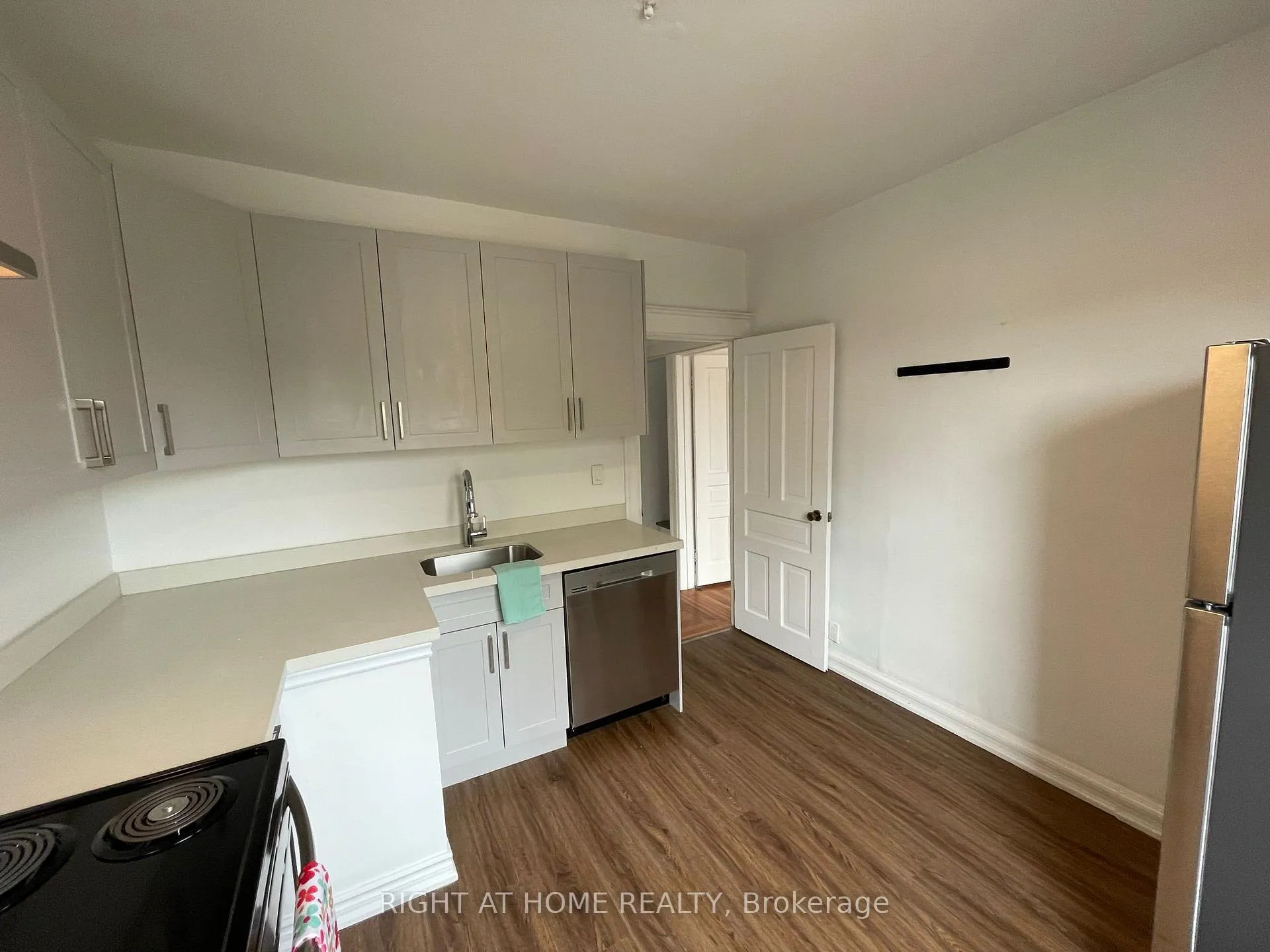 Photo 7 of Unit 2, 100 Dunsmure Road, Hamilton, Stipley — HOMEH
