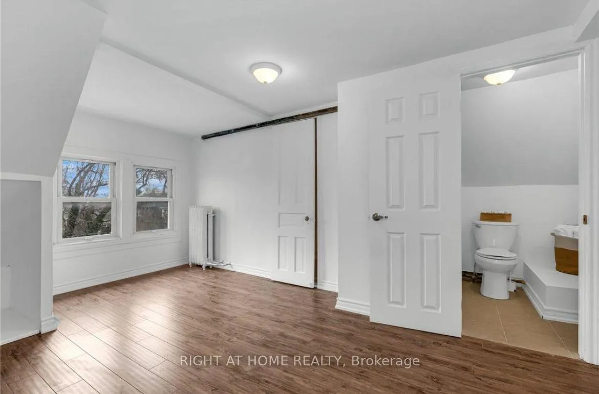 Photo 10 of Unit 2, 100 Dunsmure Road, Hamilton, Stipley — HOMEH
