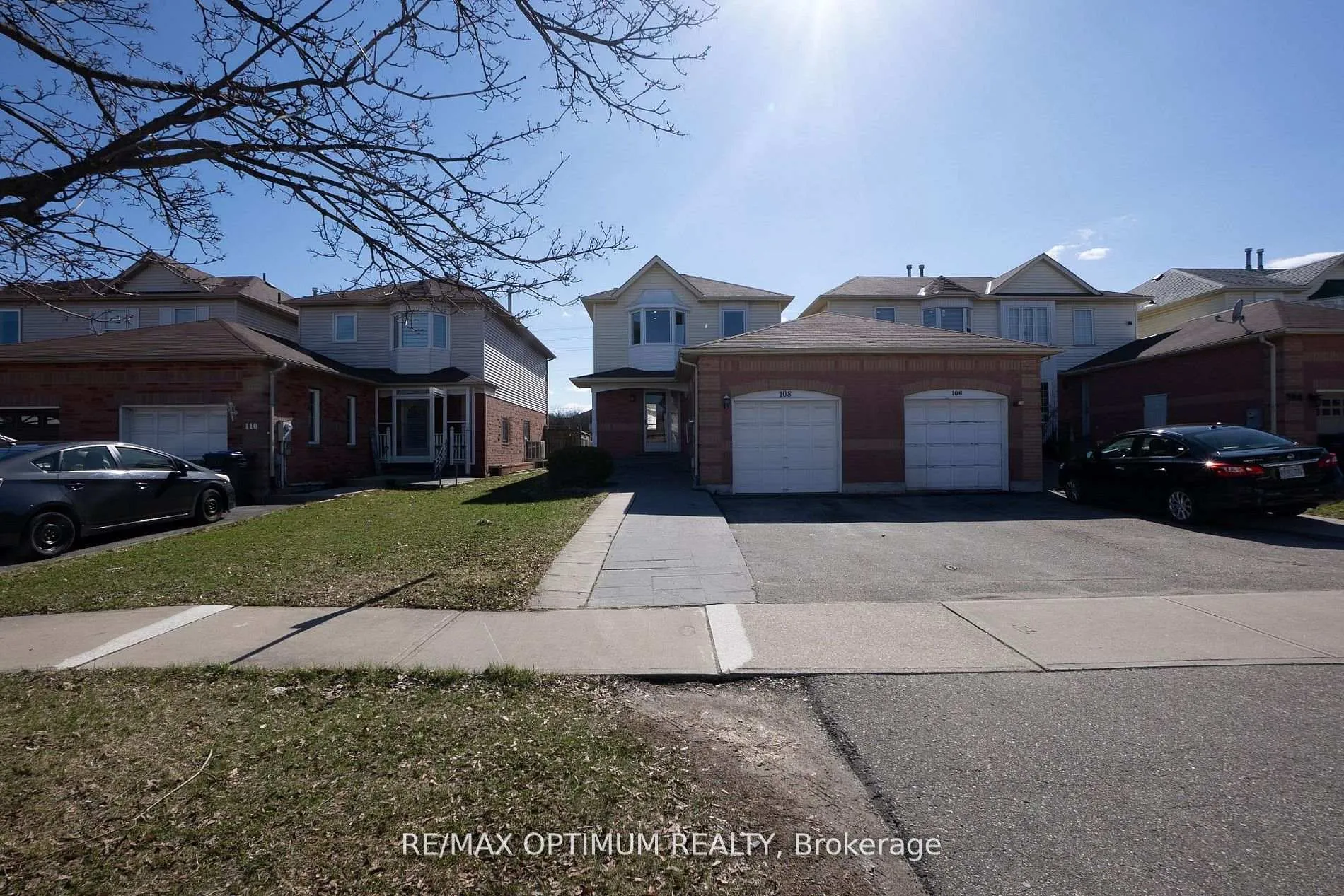 Photo 2 of 108 Timberlane Drive, Brampton, Fletcher's Creek South — HOMEH