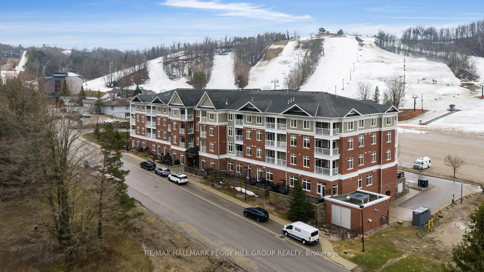 Front of Unit 408, 40 Horseshoe Boulevard