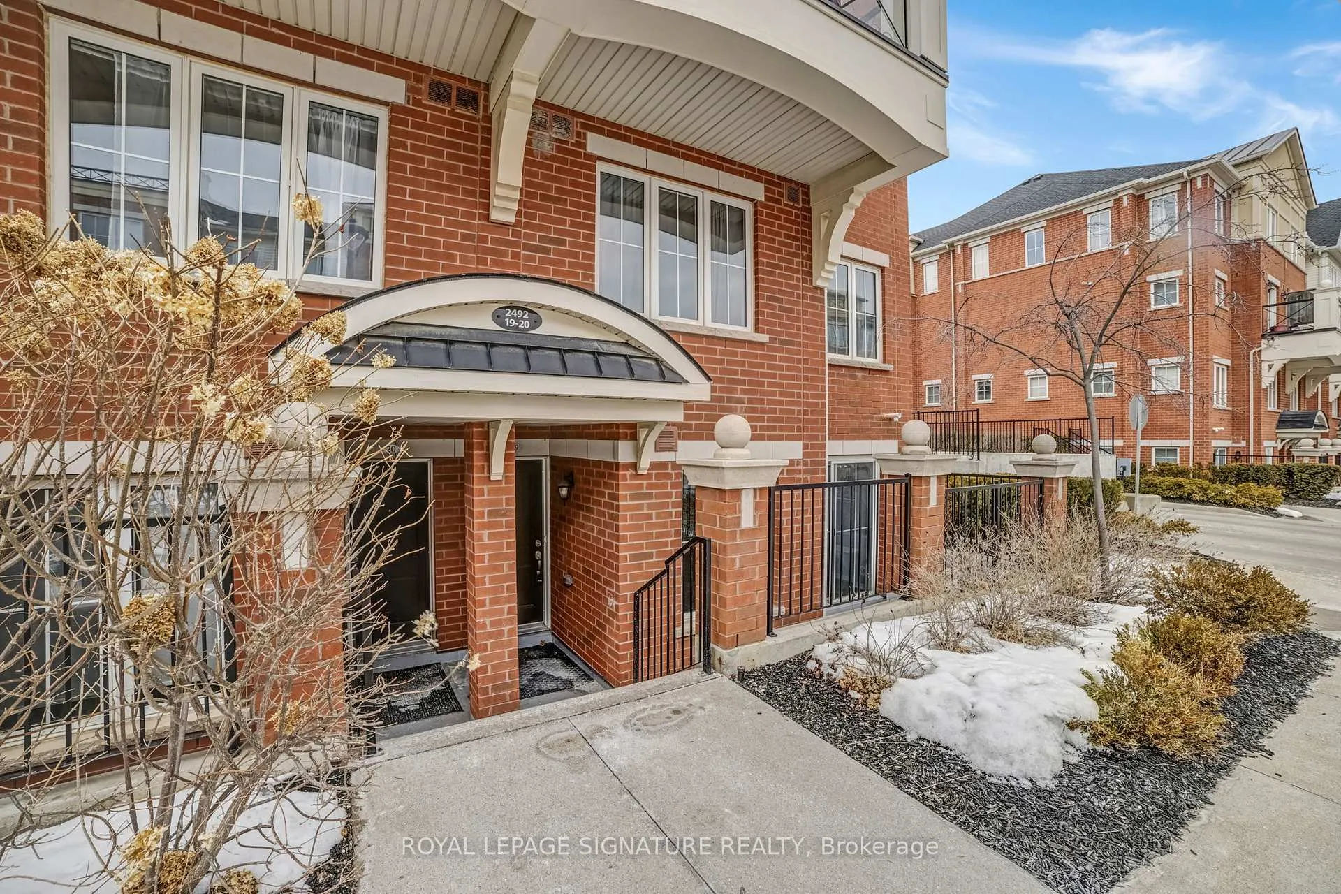 Front of Unit 19, 2492 Post Road