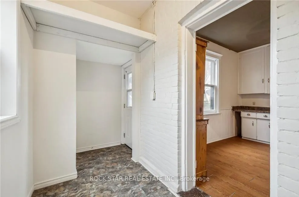 Photo 2 of Unit Main, 51 Smith Avenue, Hamilton, Landsdale — HOMEH