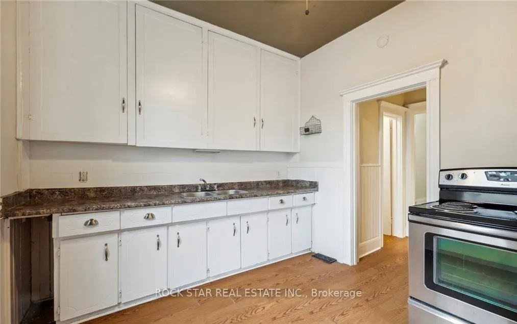 Photo 4 of Unit Main, 51 Smith Avenue, Hamilton, Landsdale — HOMEH