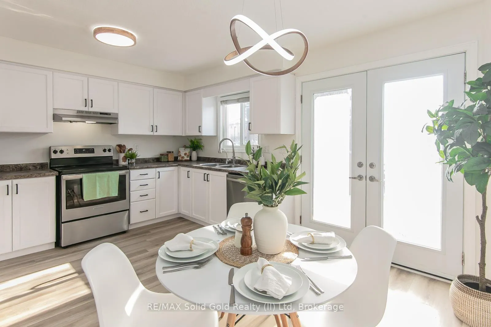 Photo 11 of Unit B, 242 Westmeadow Drive, Kitchener, Highland West — HOMEH