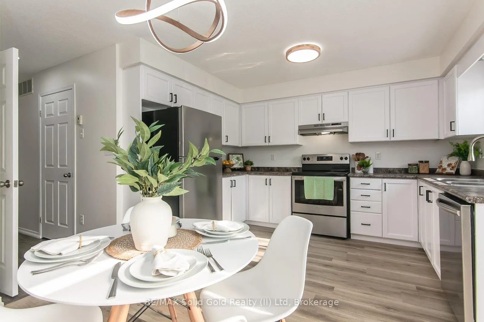 Photo 19 of Unit B, 242 Westmeadow Drive, Kitchener, Highland West — HOMEH
