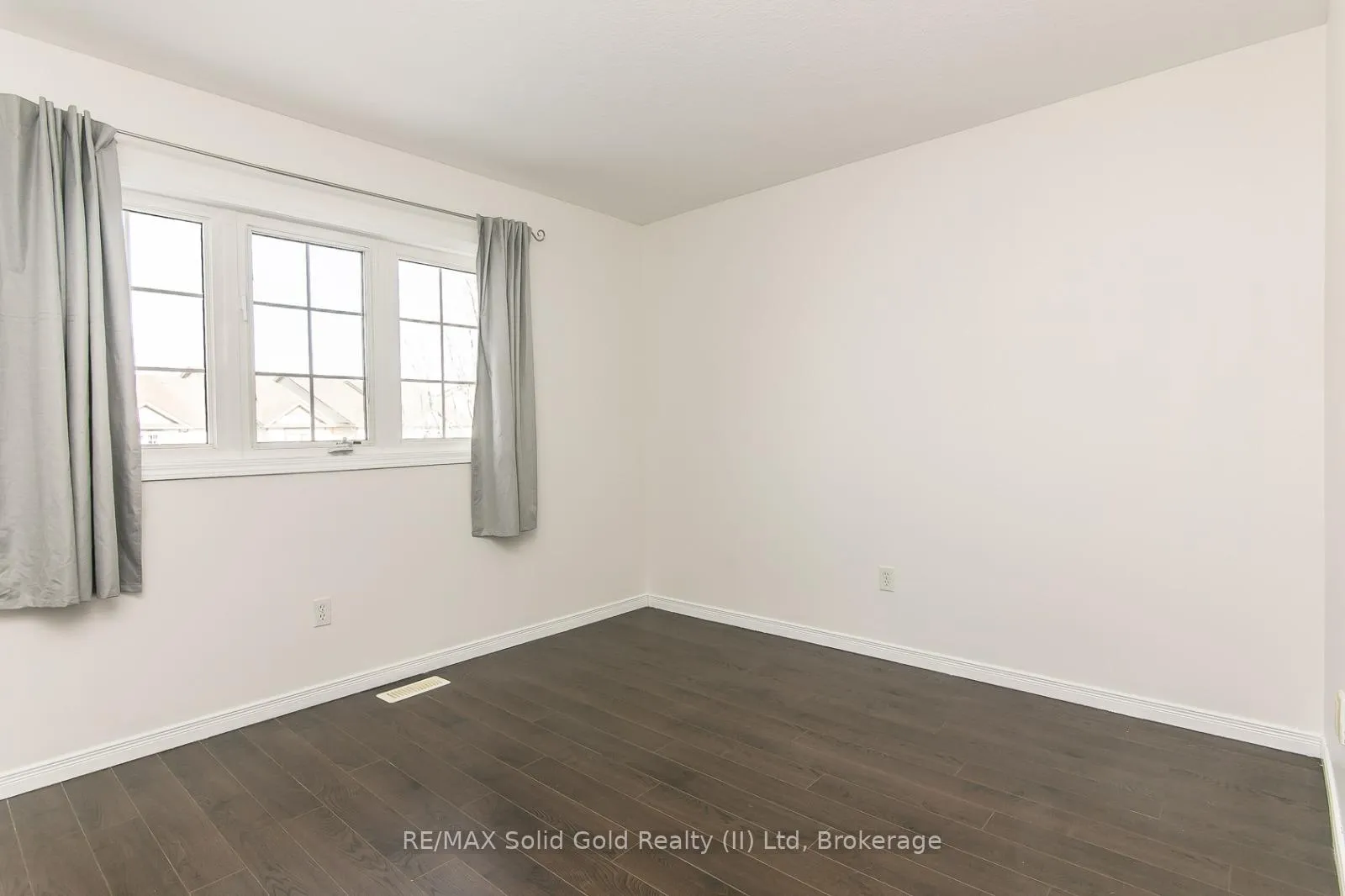 Photo 30 of Unit B, 242 Westmeadow Drive, Kitchener, Highland West — HOMEH