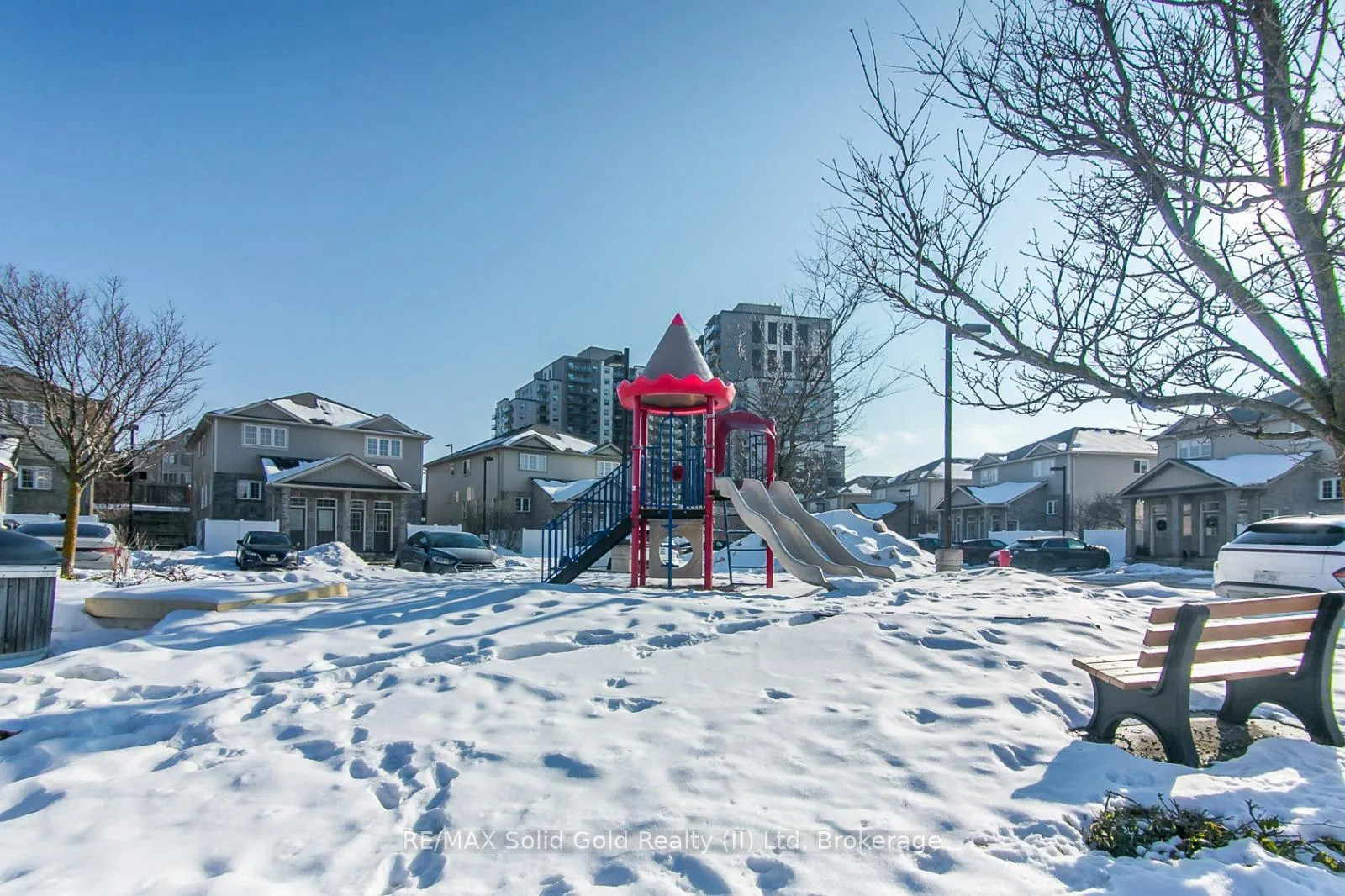 Photo 37 of Unit B, 242 Westmeadow Drive, Kitchener, Highland West — HOMEH
