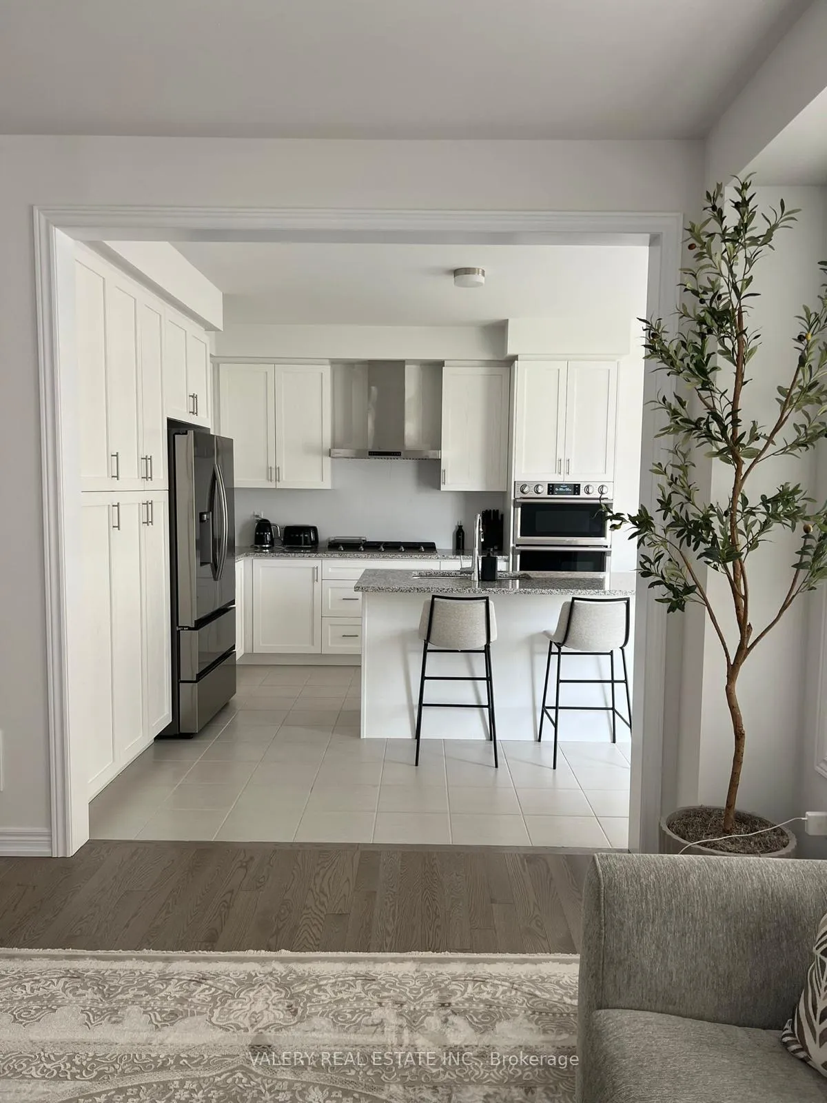 Photo 14 of 99 Thicketwood Avenue, Barrie, Rural Barrie Southeast — HOMEH