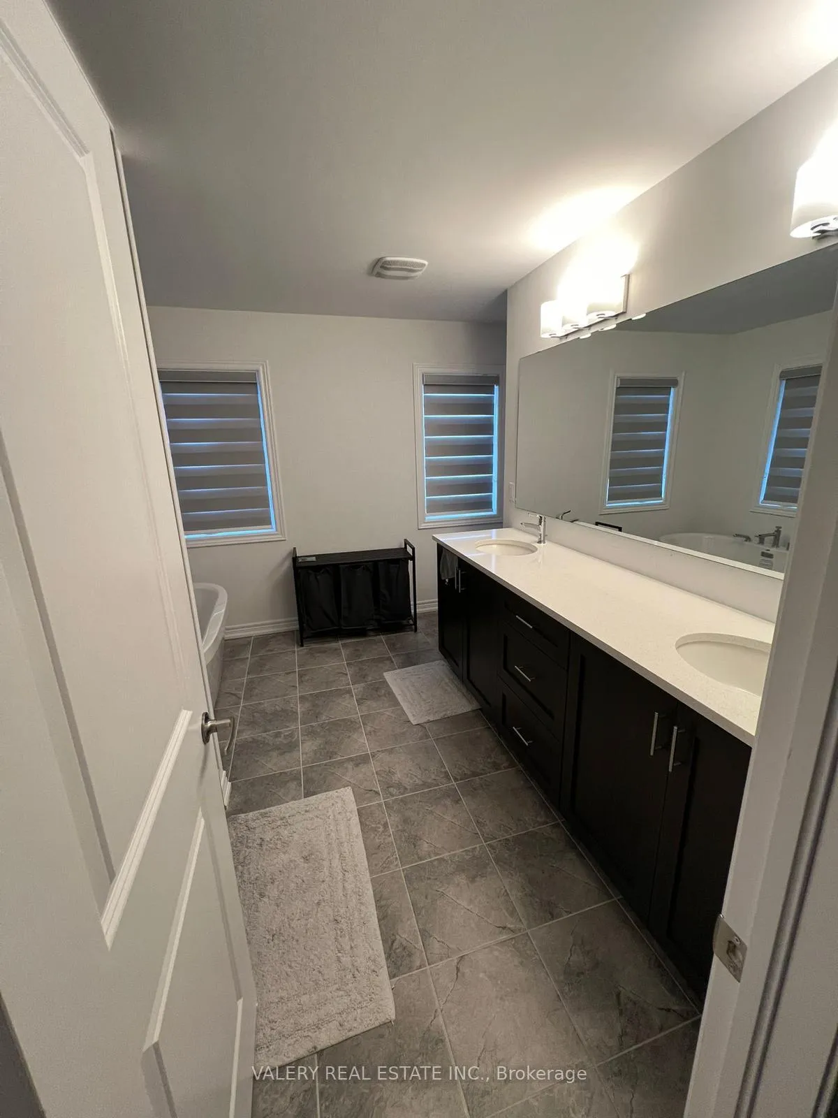 Photo 20 of 99 Thicketwood Avenue, Barrie, Rural Barrie Southeast — HOMEH