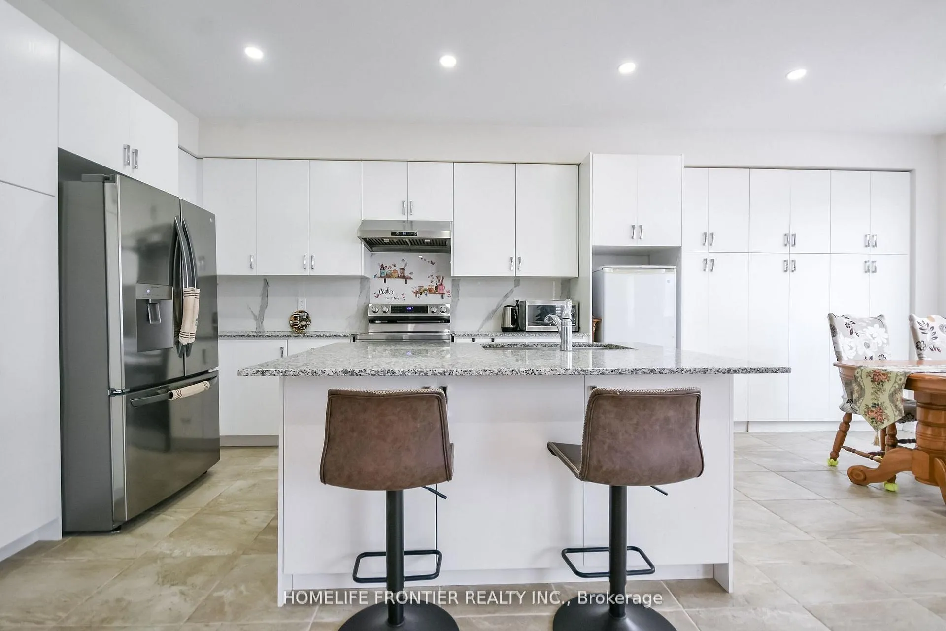 Photo 19 of 27 Bannister Road SE, Barrie, Rural Barrie Southeast — HOMEH